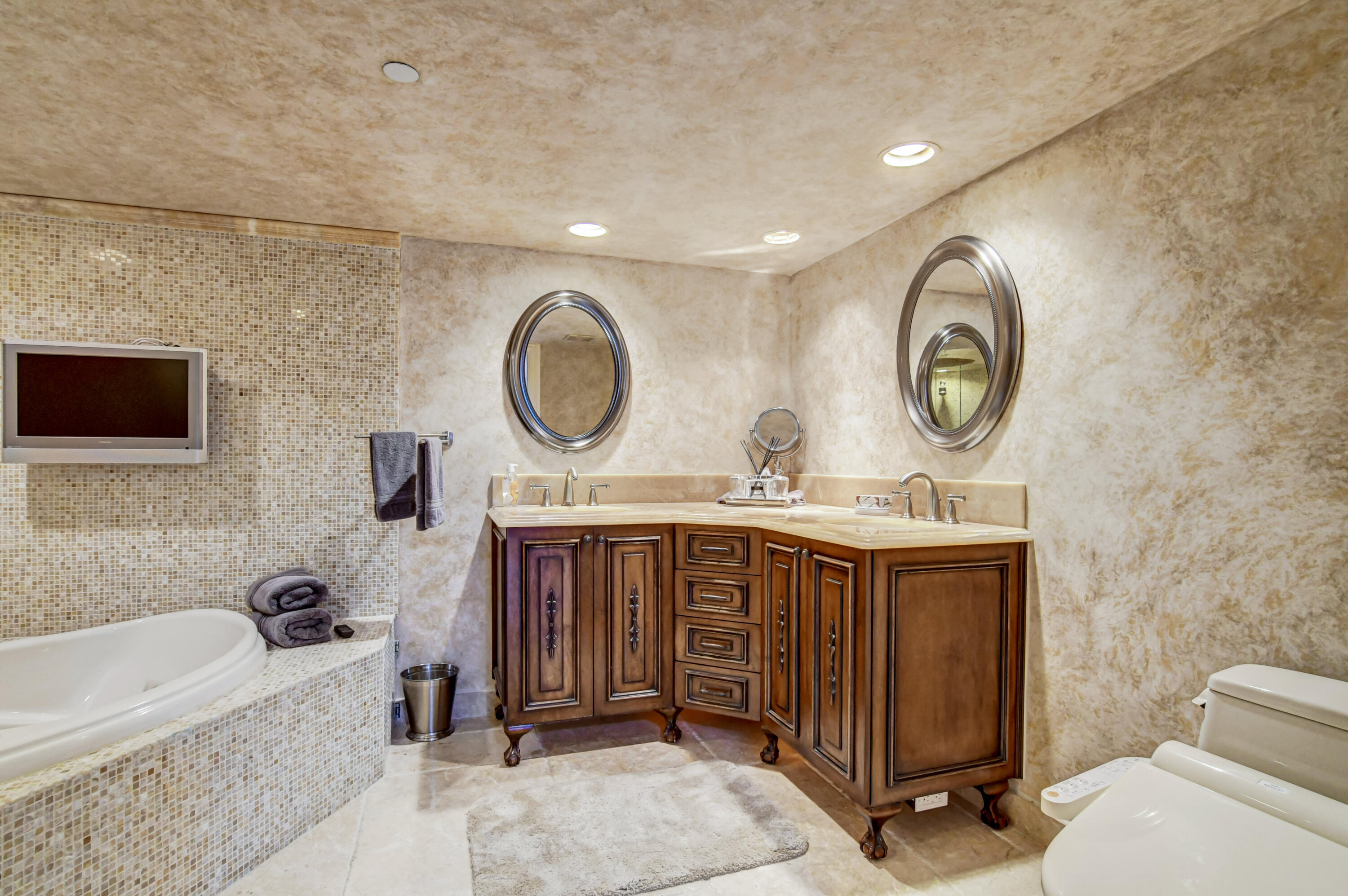 250 S Ocean Boulevard 16-c