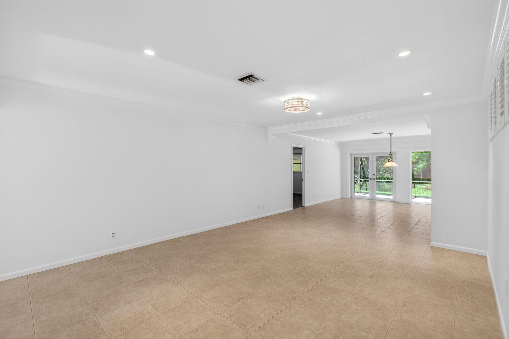 201 Del Rio Boulevard