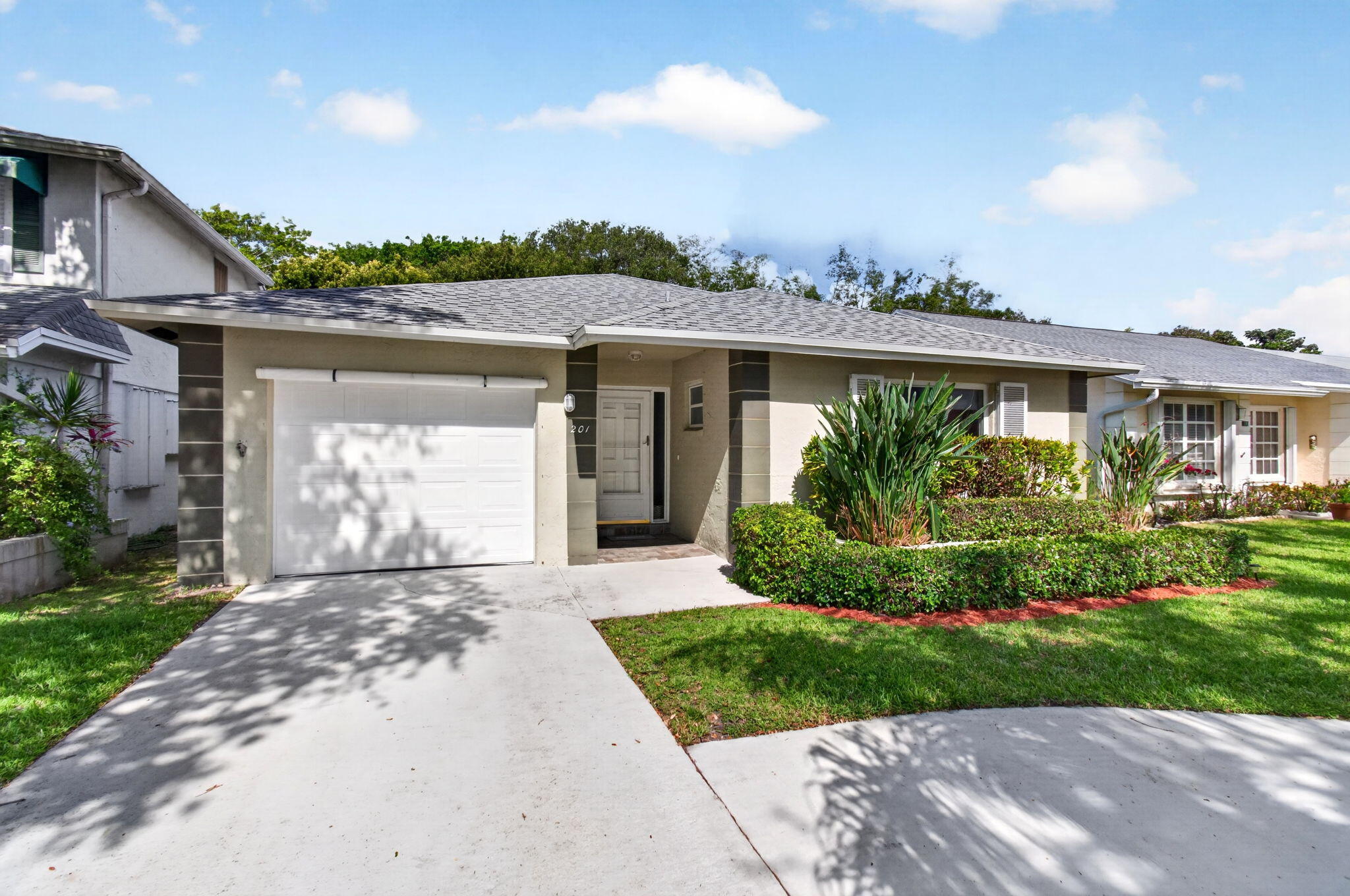 201 Del Rio Boulevard