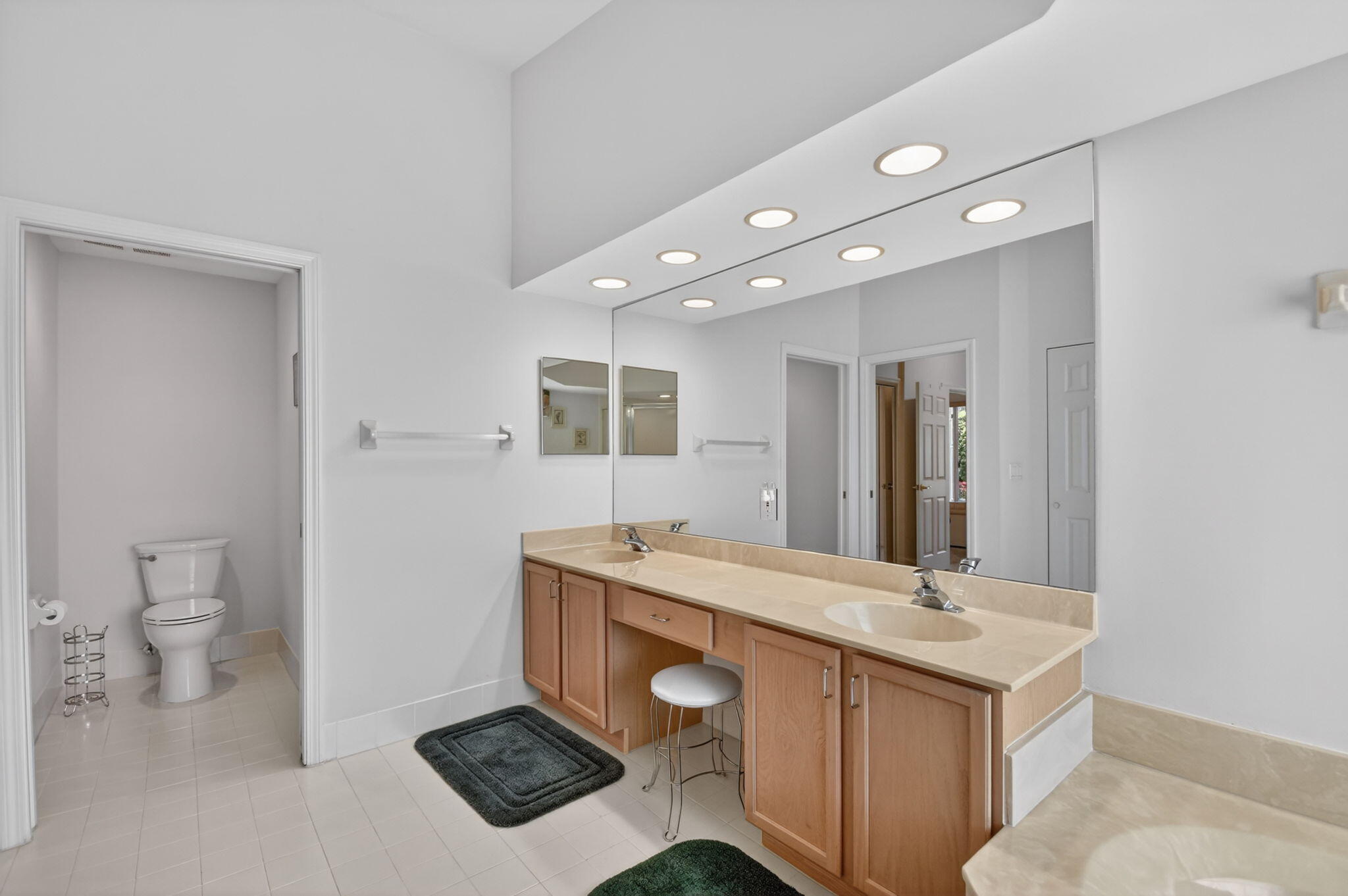 8171 Palm Gate Drive