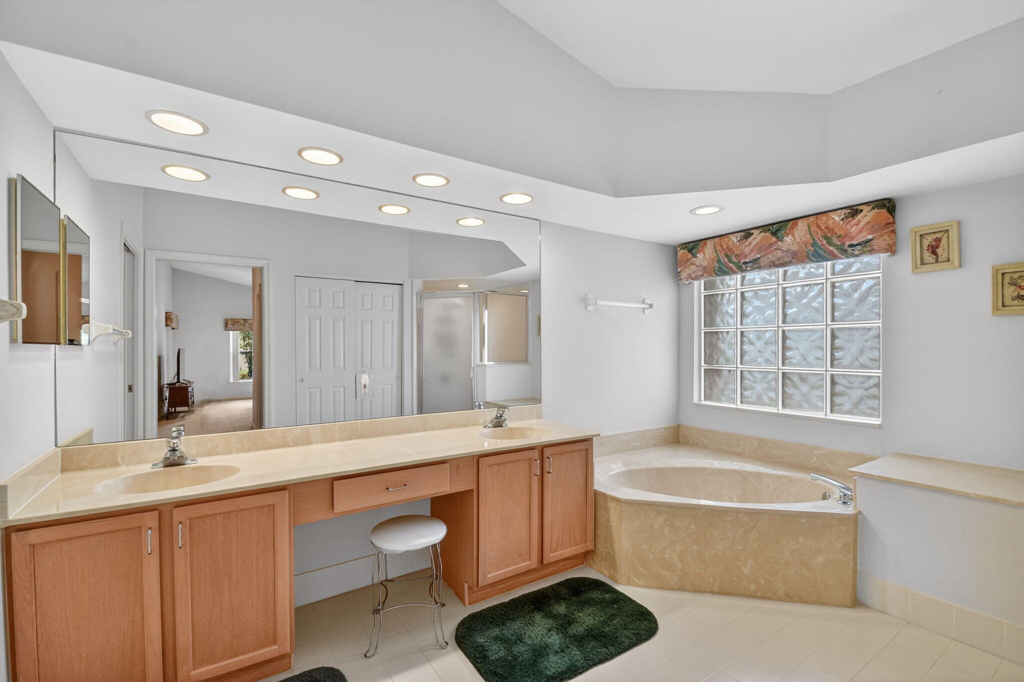 8171 Palm Gate Drive