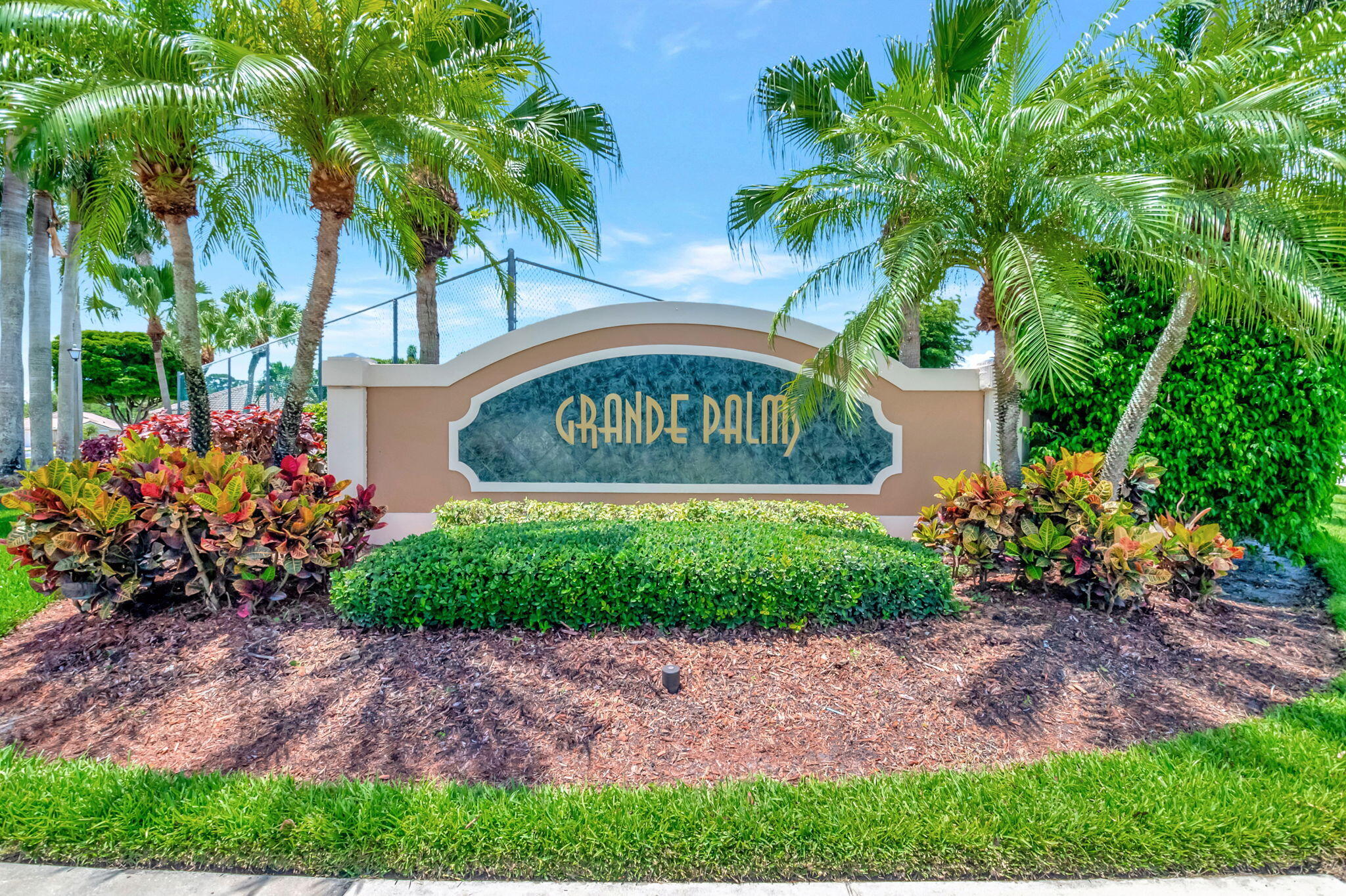 8171 Palm Gate Drive