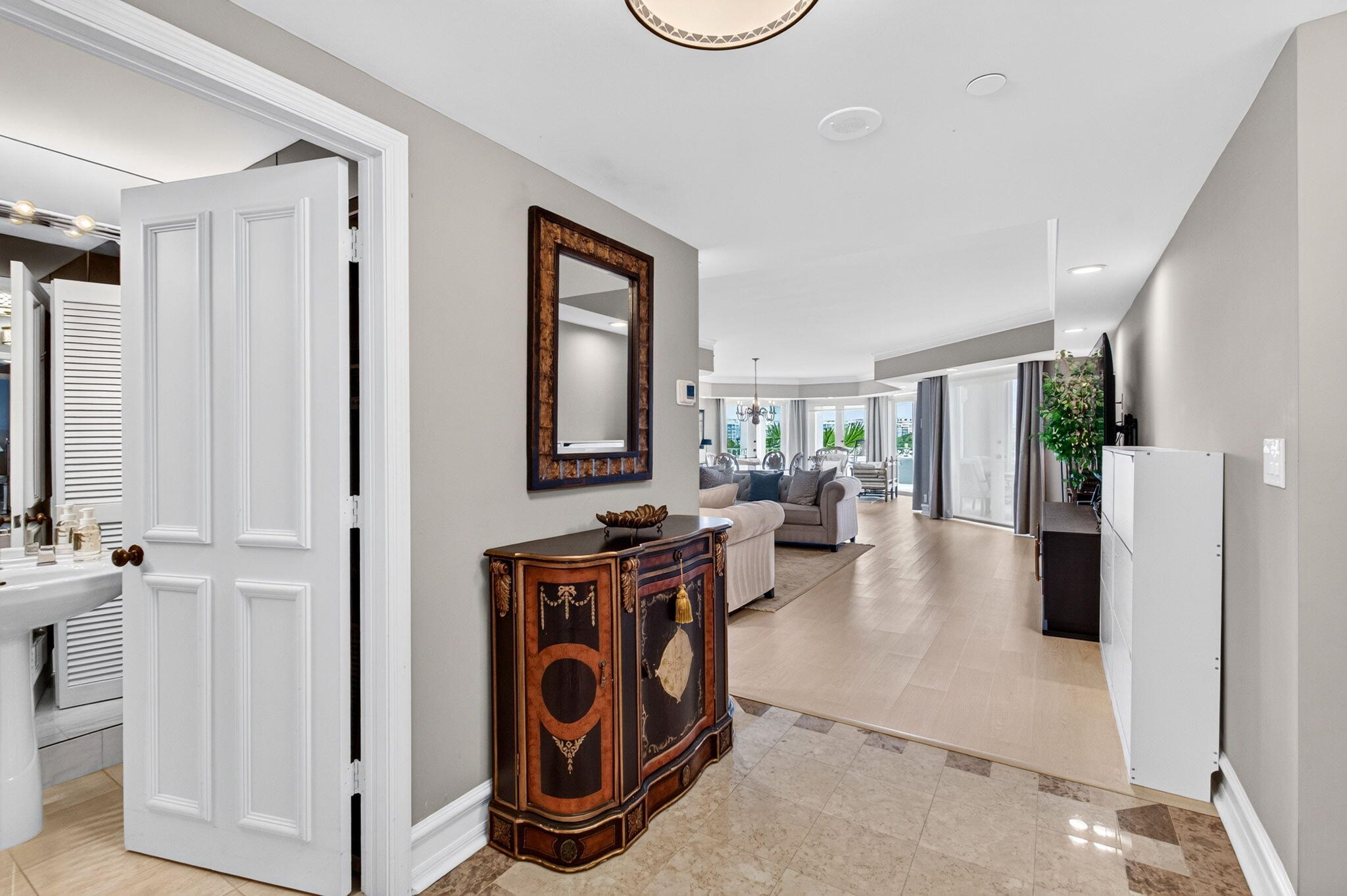 300 SE 5th Avenue 6160