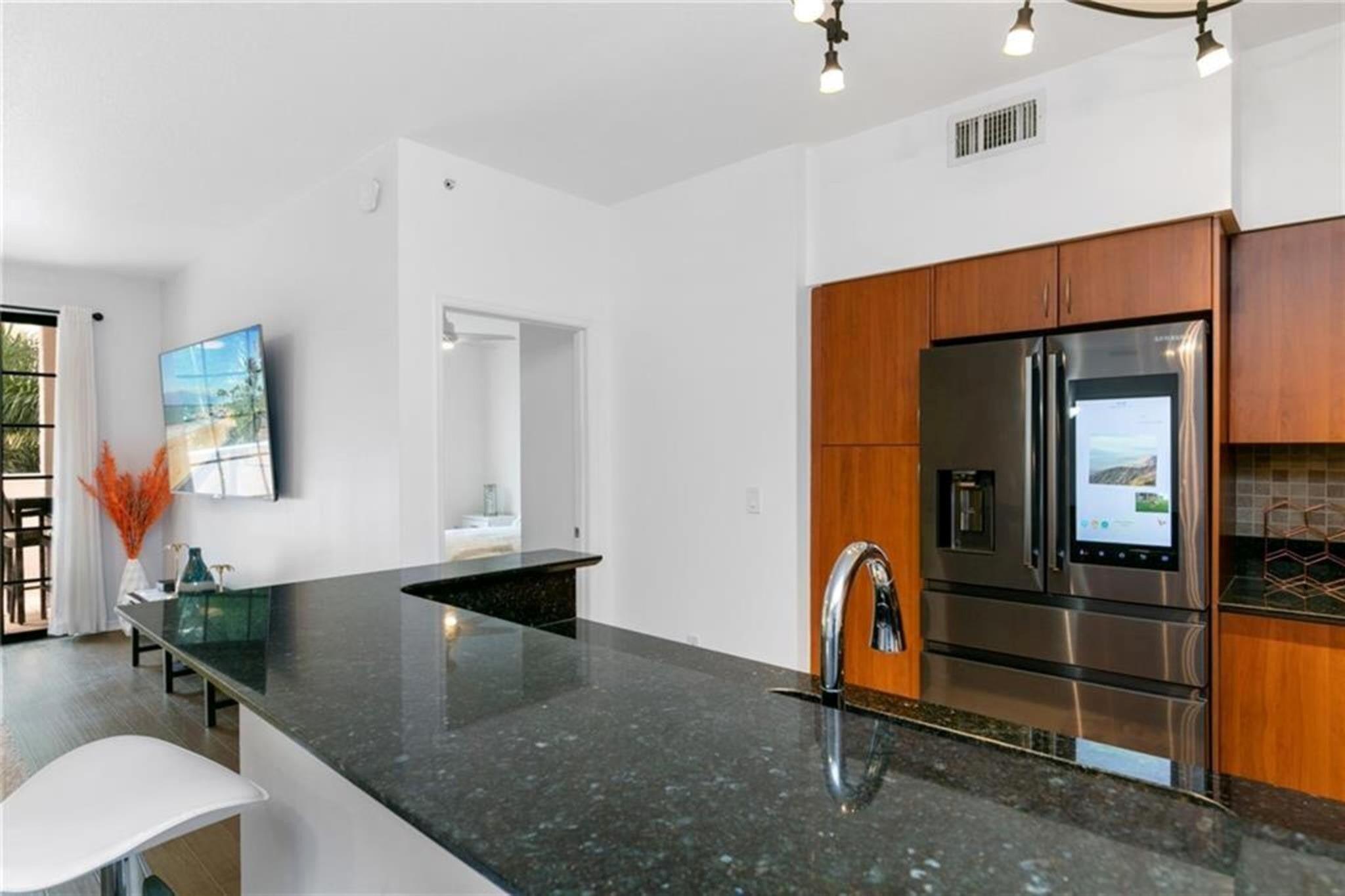 233 S Federal Highway 203