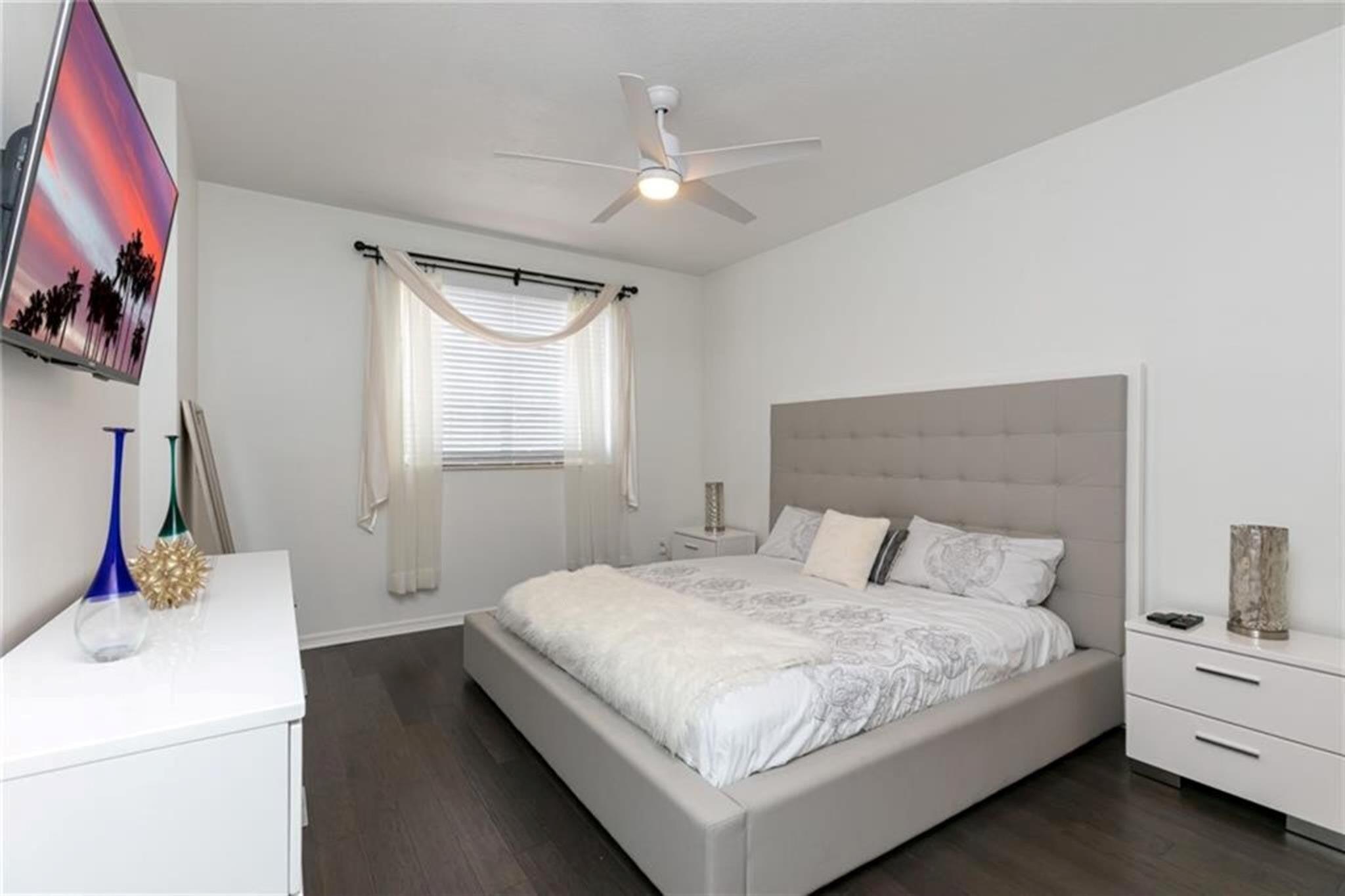233 S Federal Highway 203