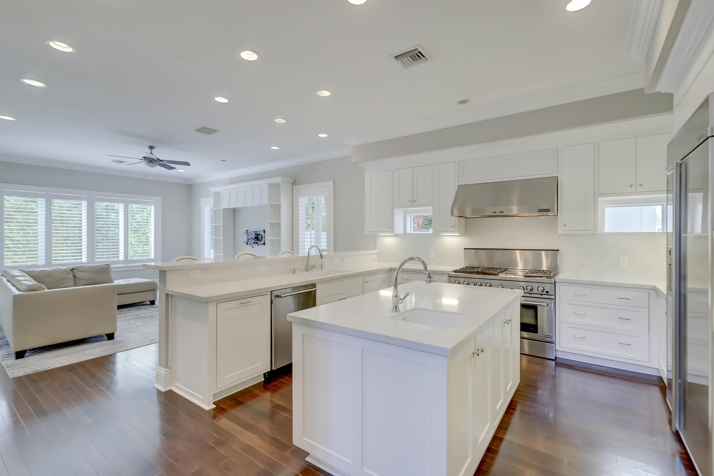 425 NE 11th Avenue