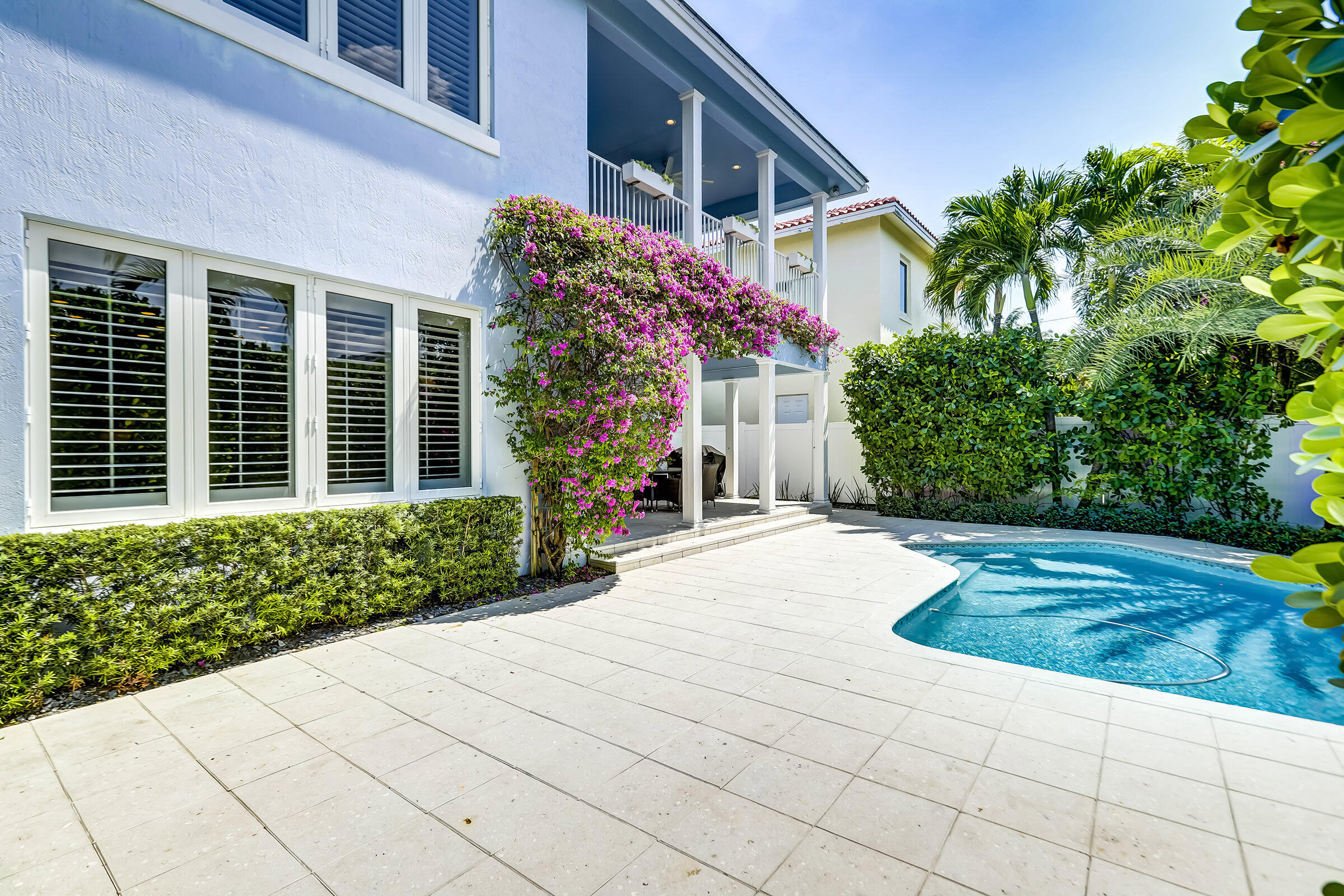425 NE 11th Avenue