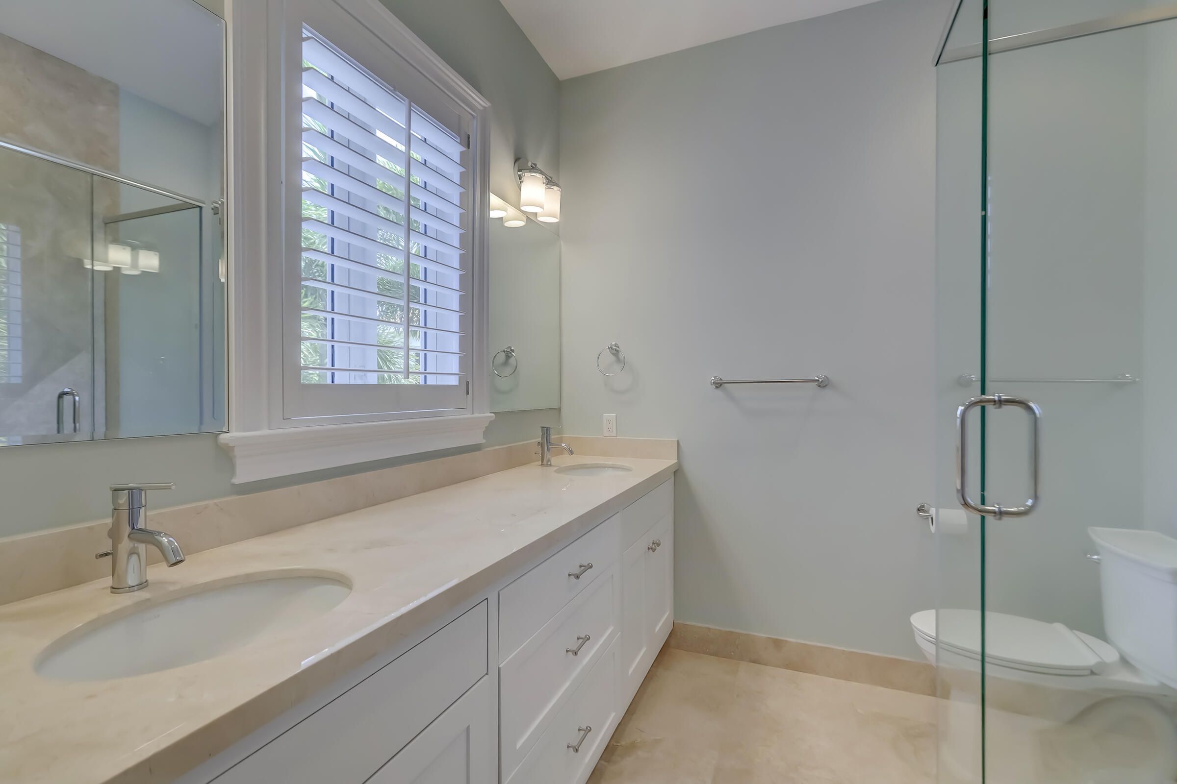 425 NE 11th Avenue