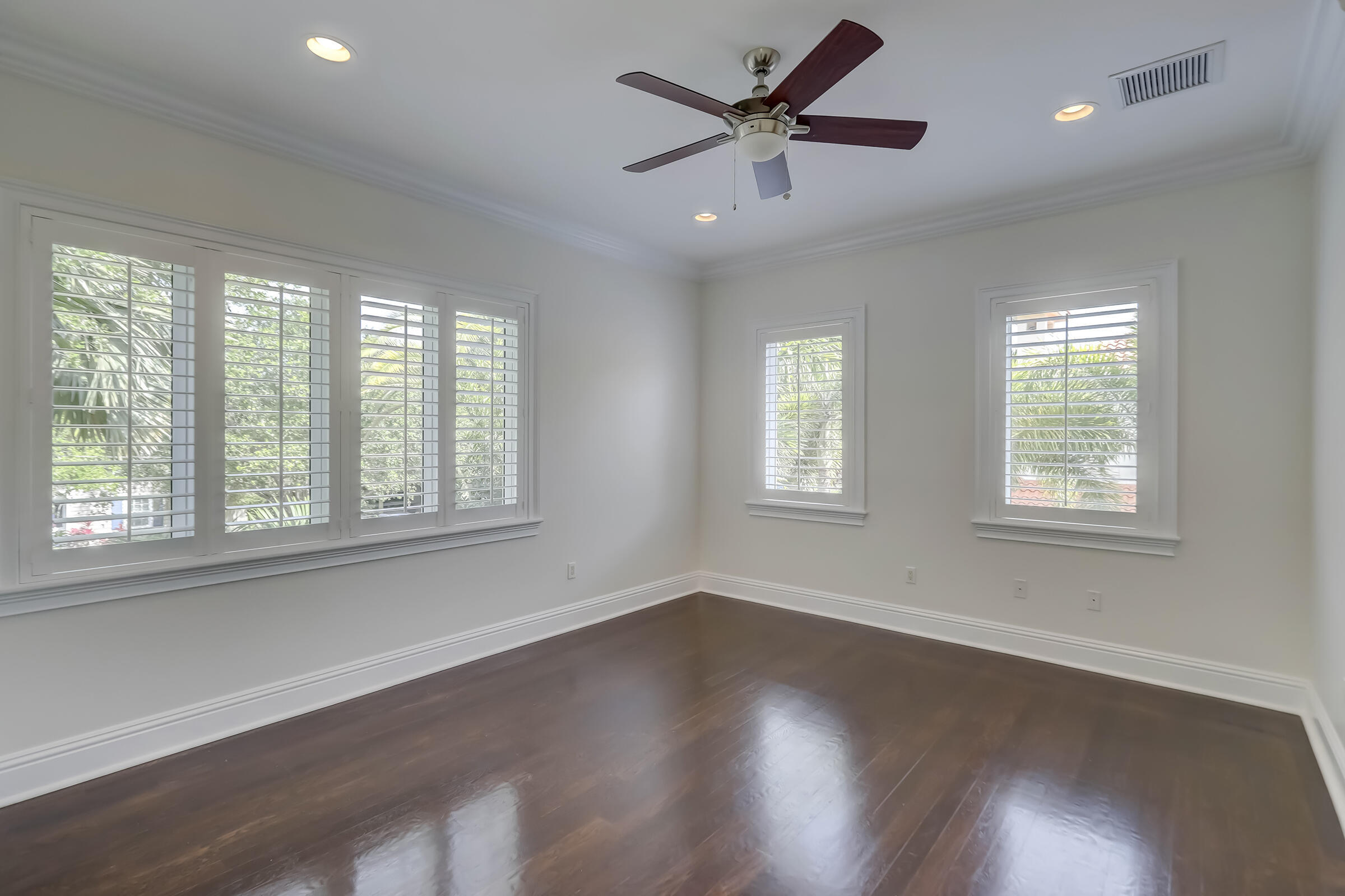 425 NE 11th Avenue