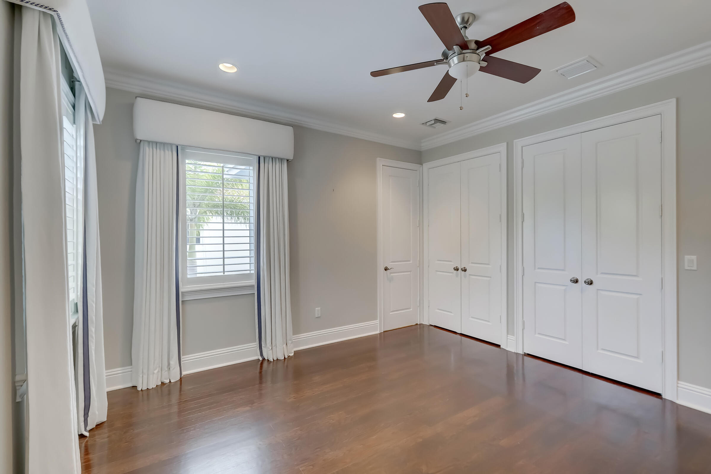 425 NE 11th Avenue