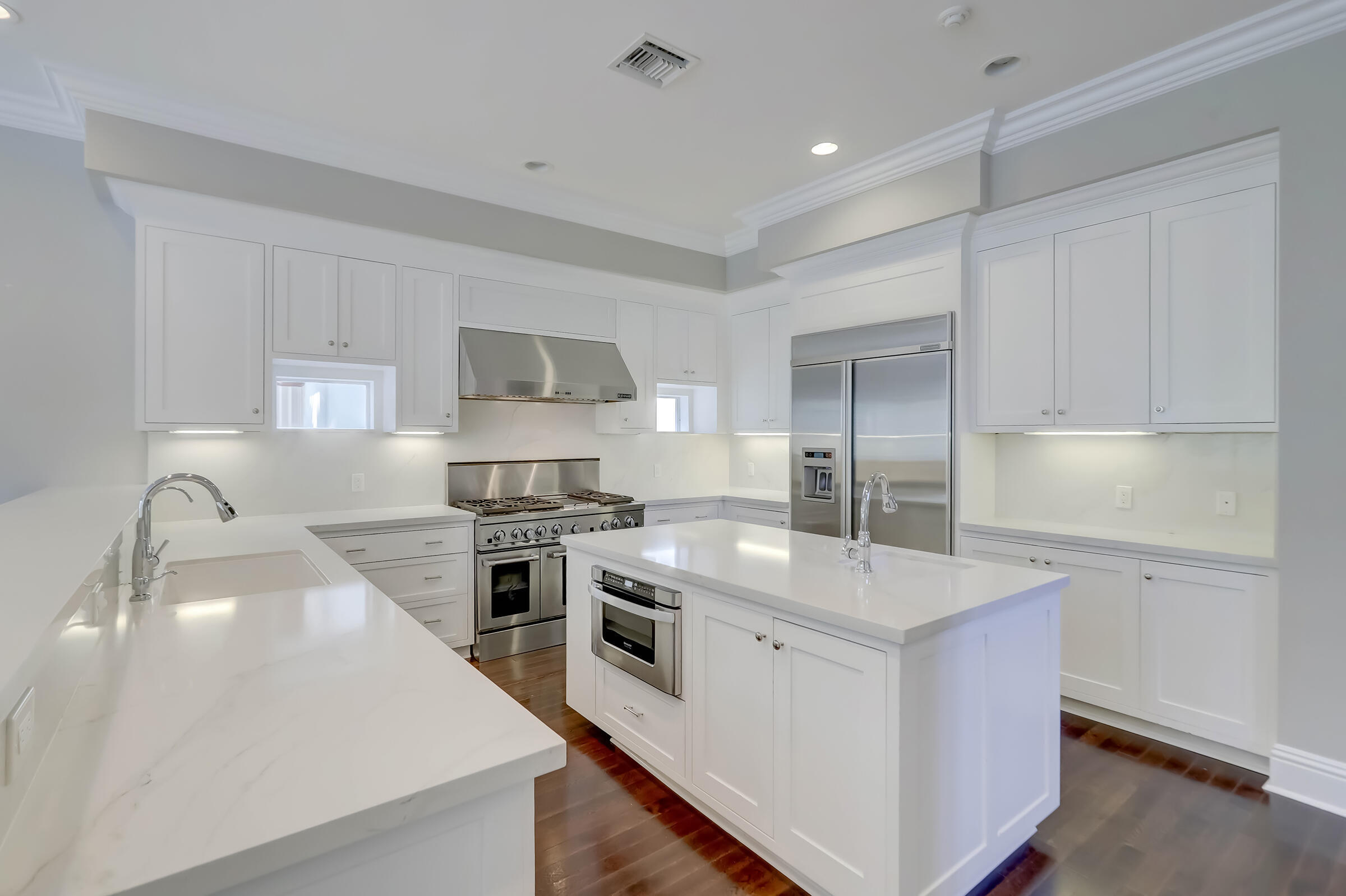 425 NE 11th Avenue