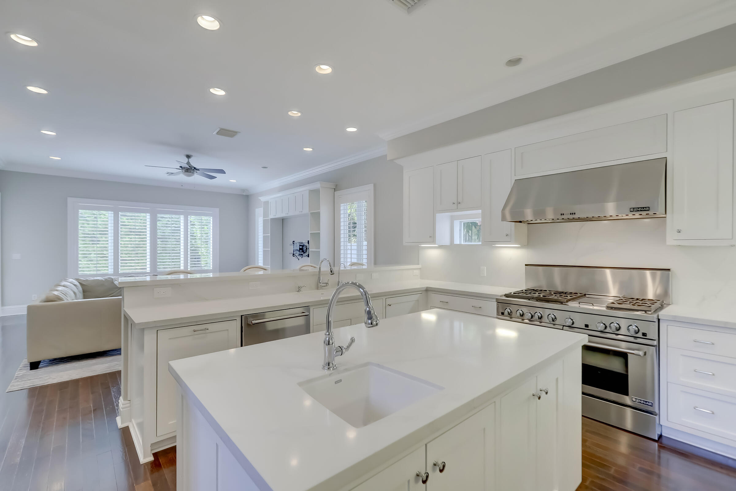 425 NE 11th Avenue