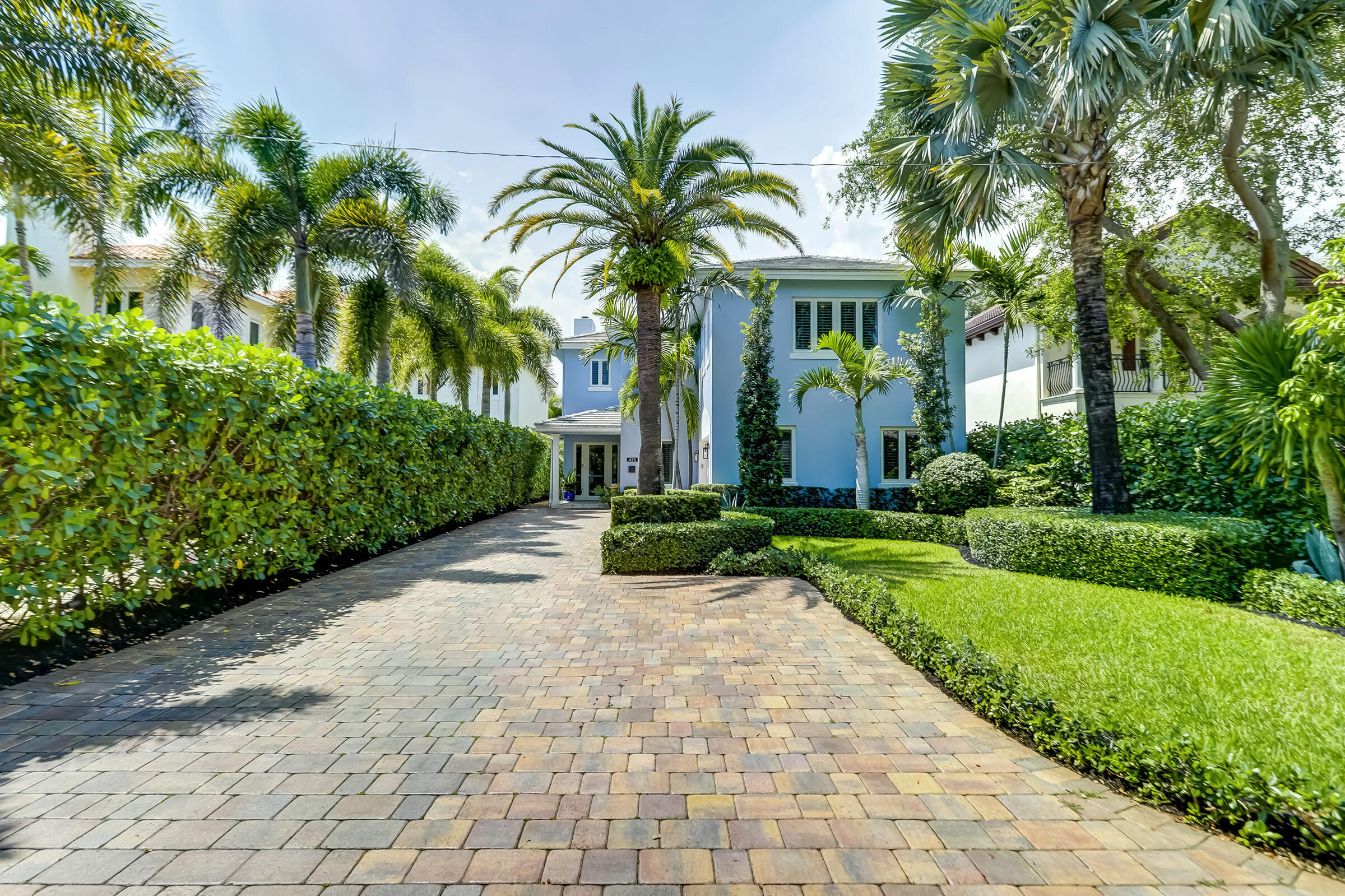 425 NE 11th Avenue