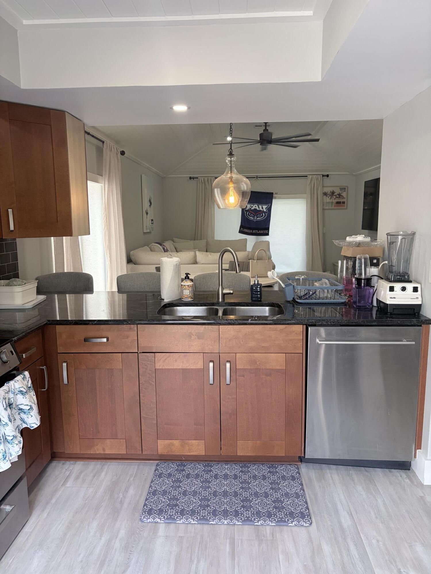 3072 Inglewood Terrace