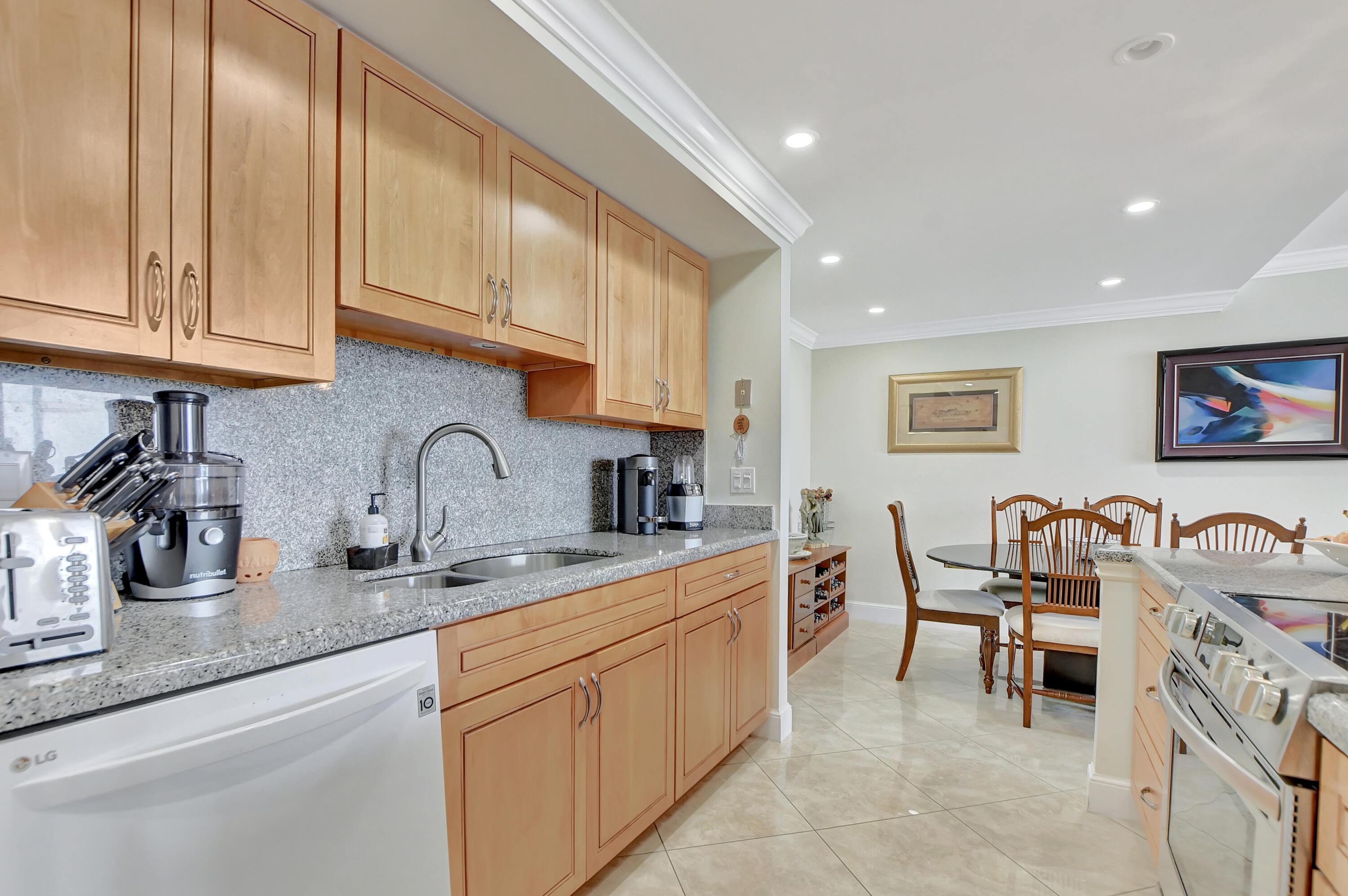 2121 N Ocean Boulevard 1405e