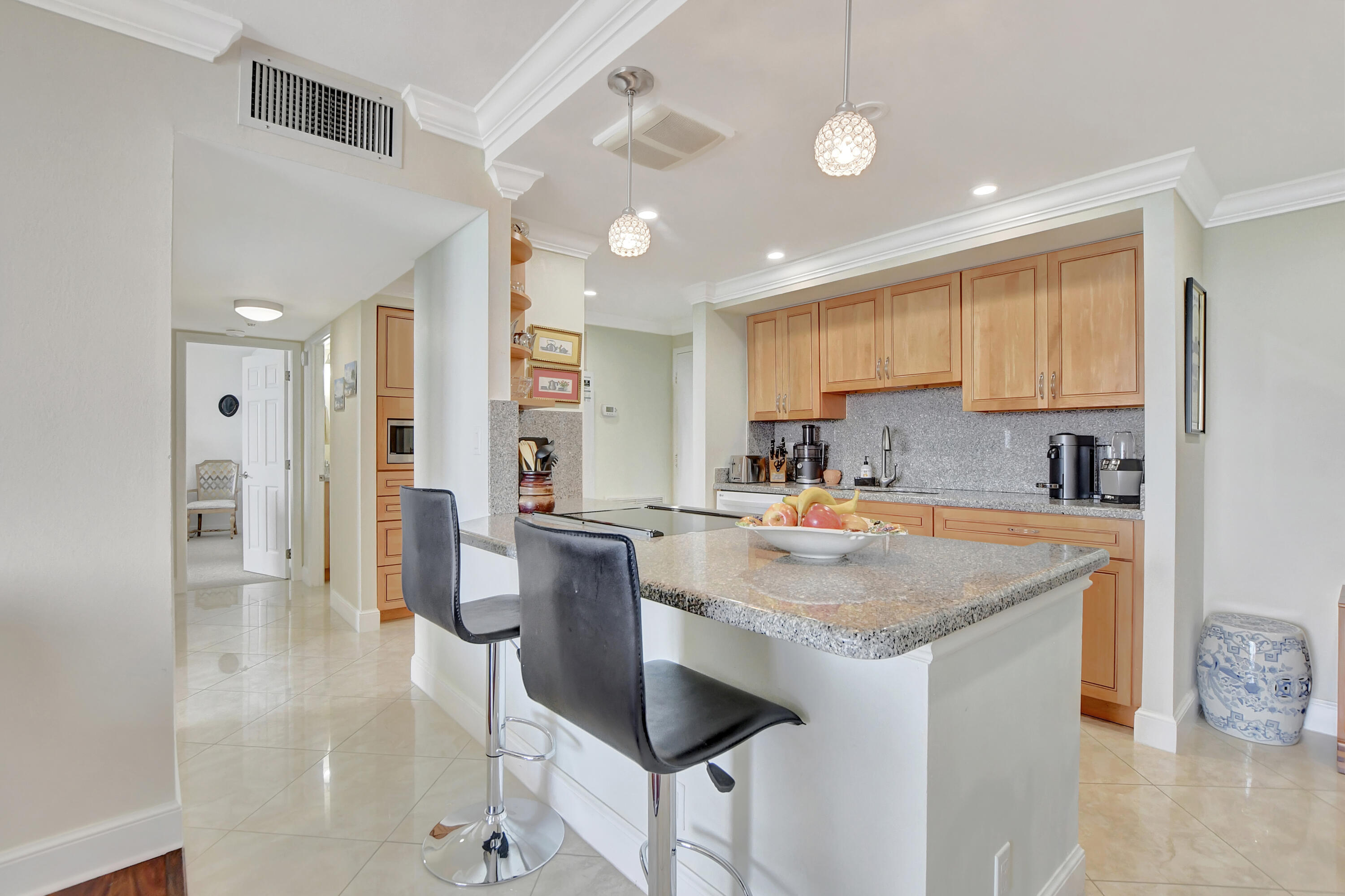 2121 N Ocean Boulevard 1405e
