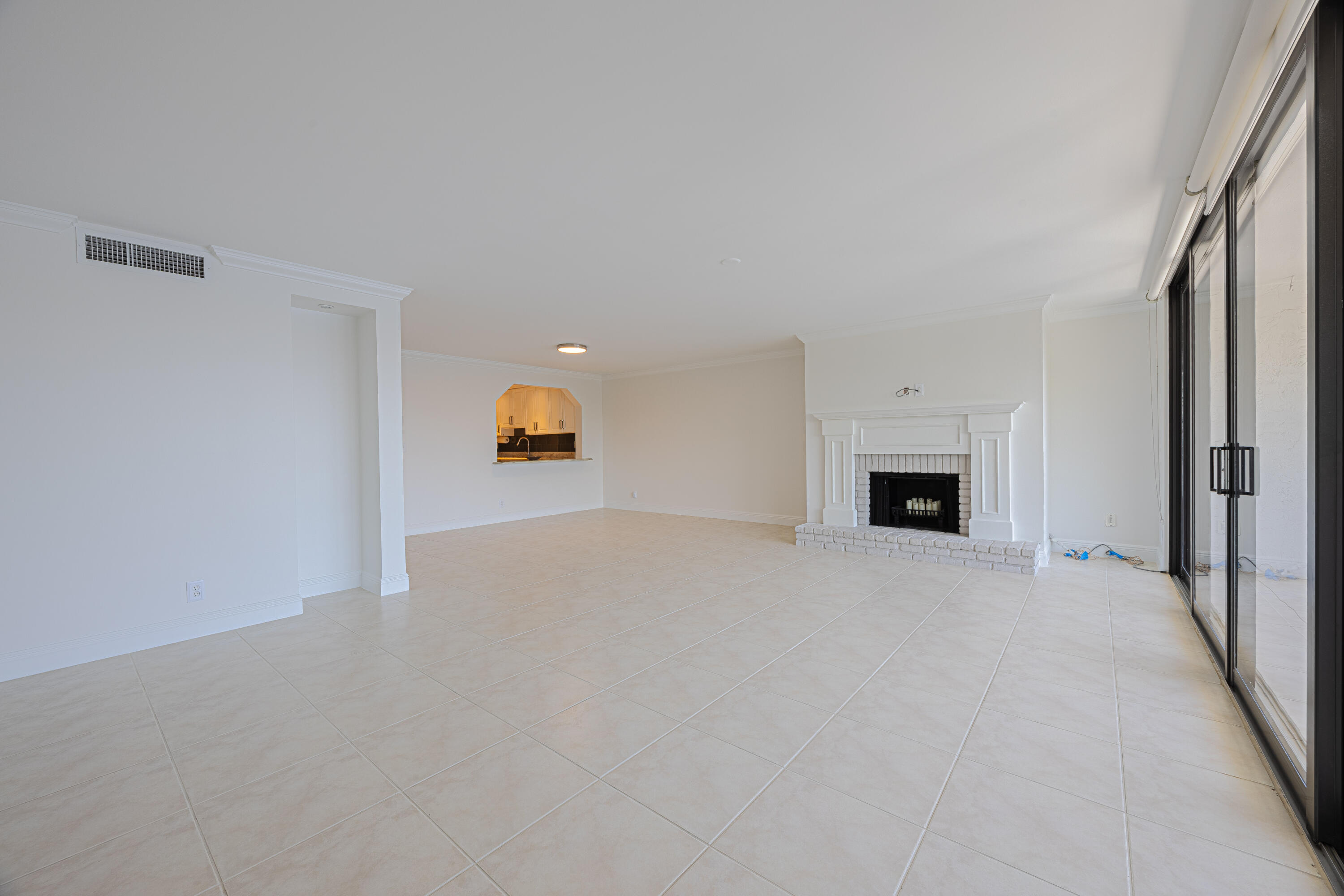 801 Palm Trail 9