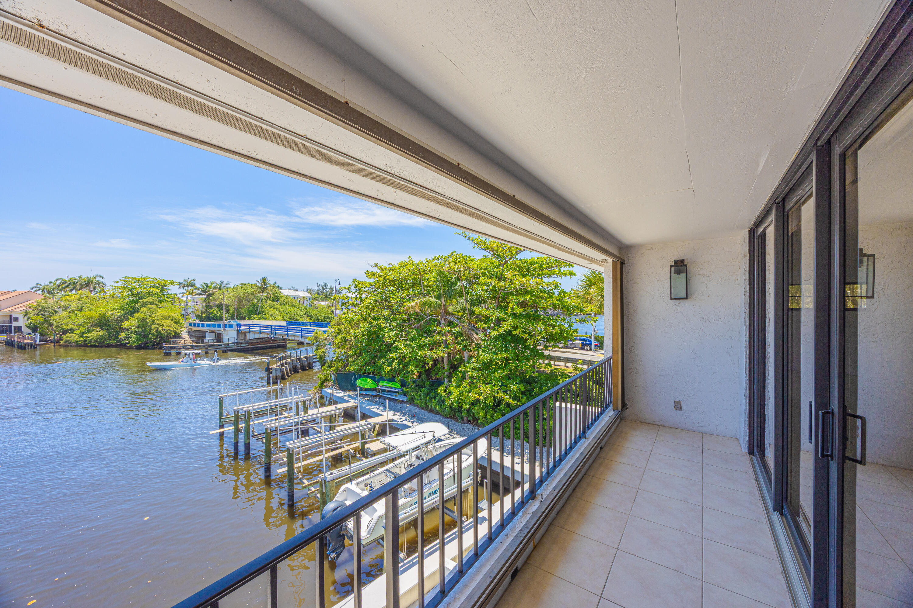 801 Palm Trail 9