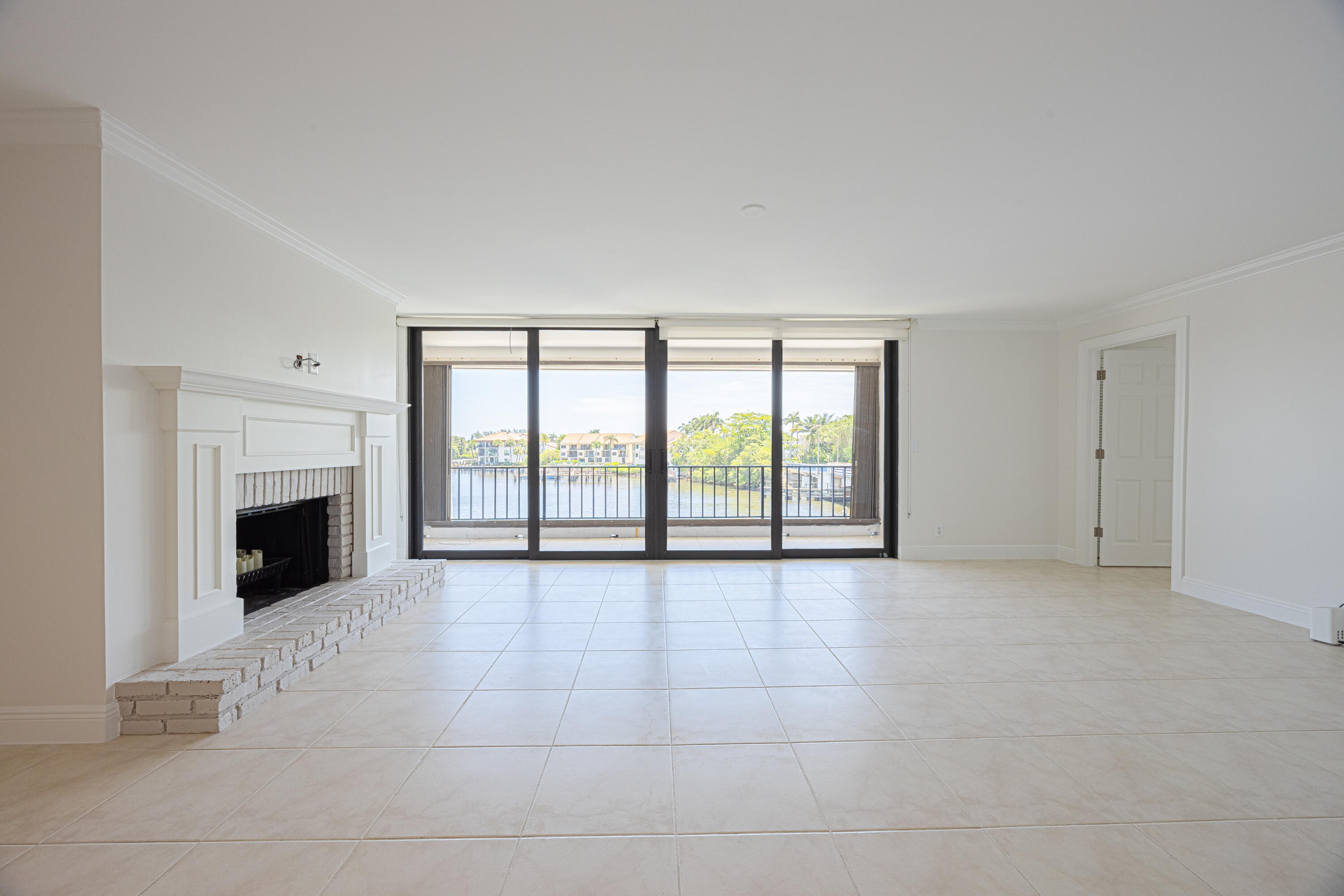 801 Palm Trail 9