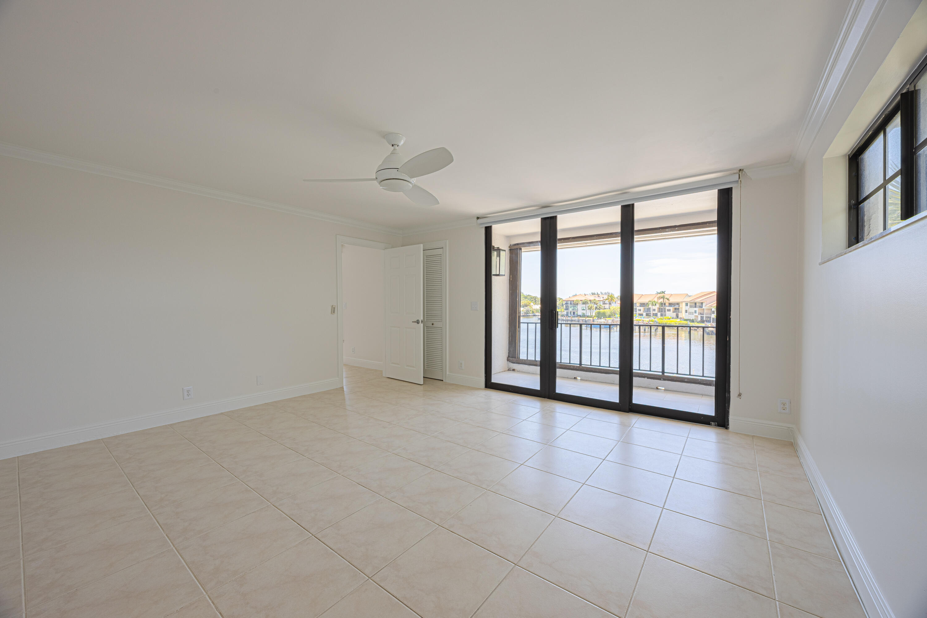 801 Palm Trail 9