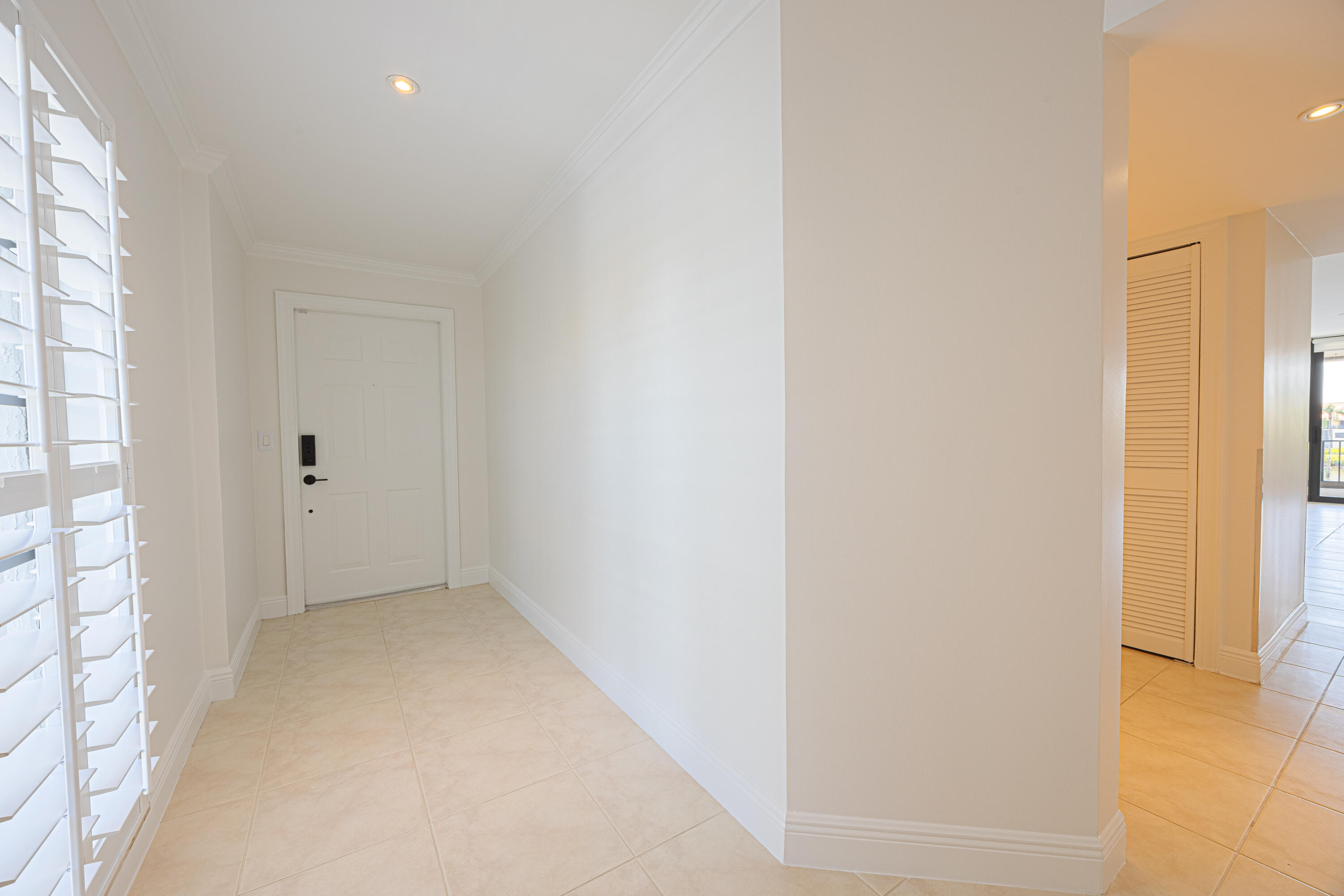 801 Palm Trail 9