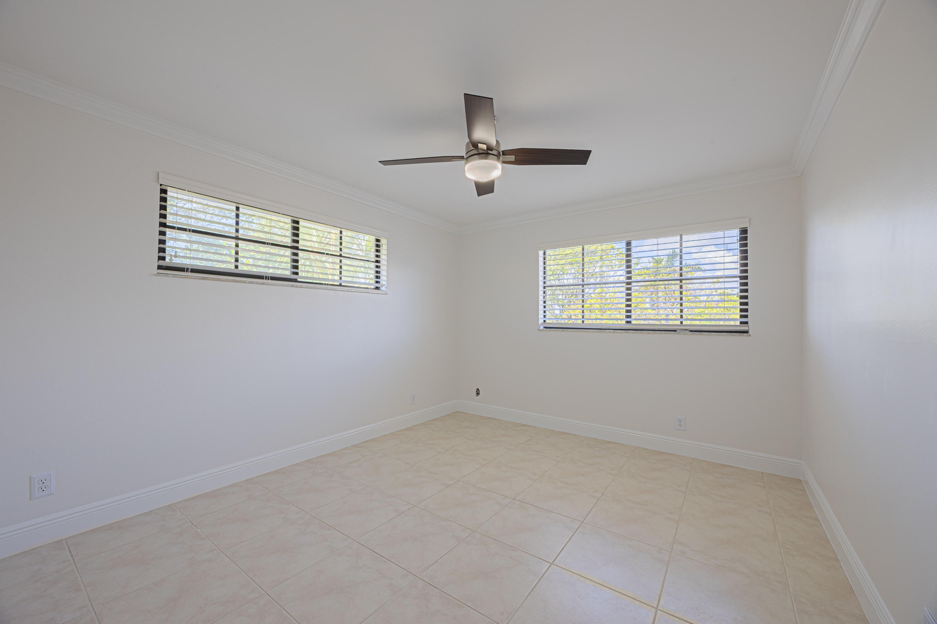 801 Palm Trail 9