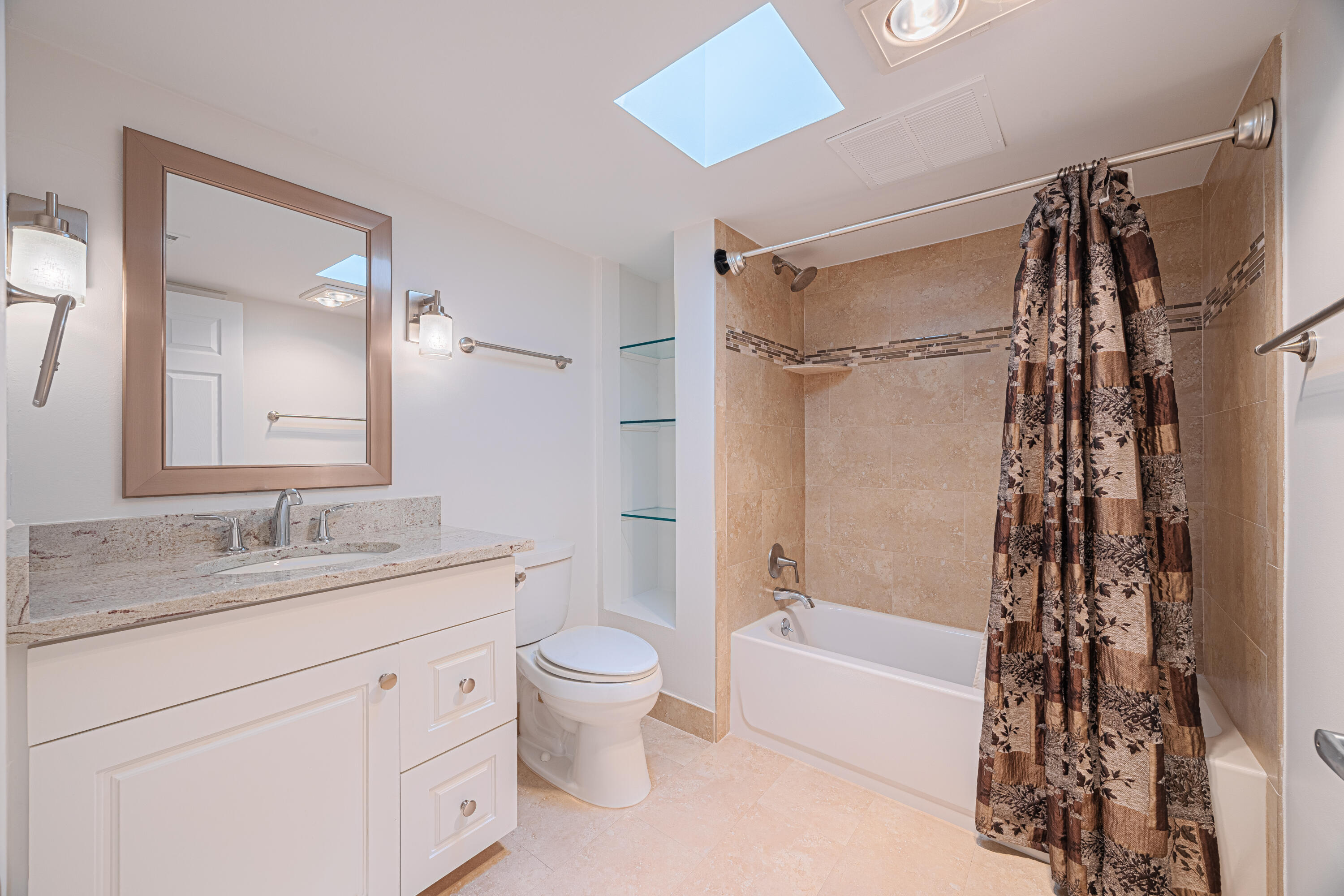 801 Palm Trail 9