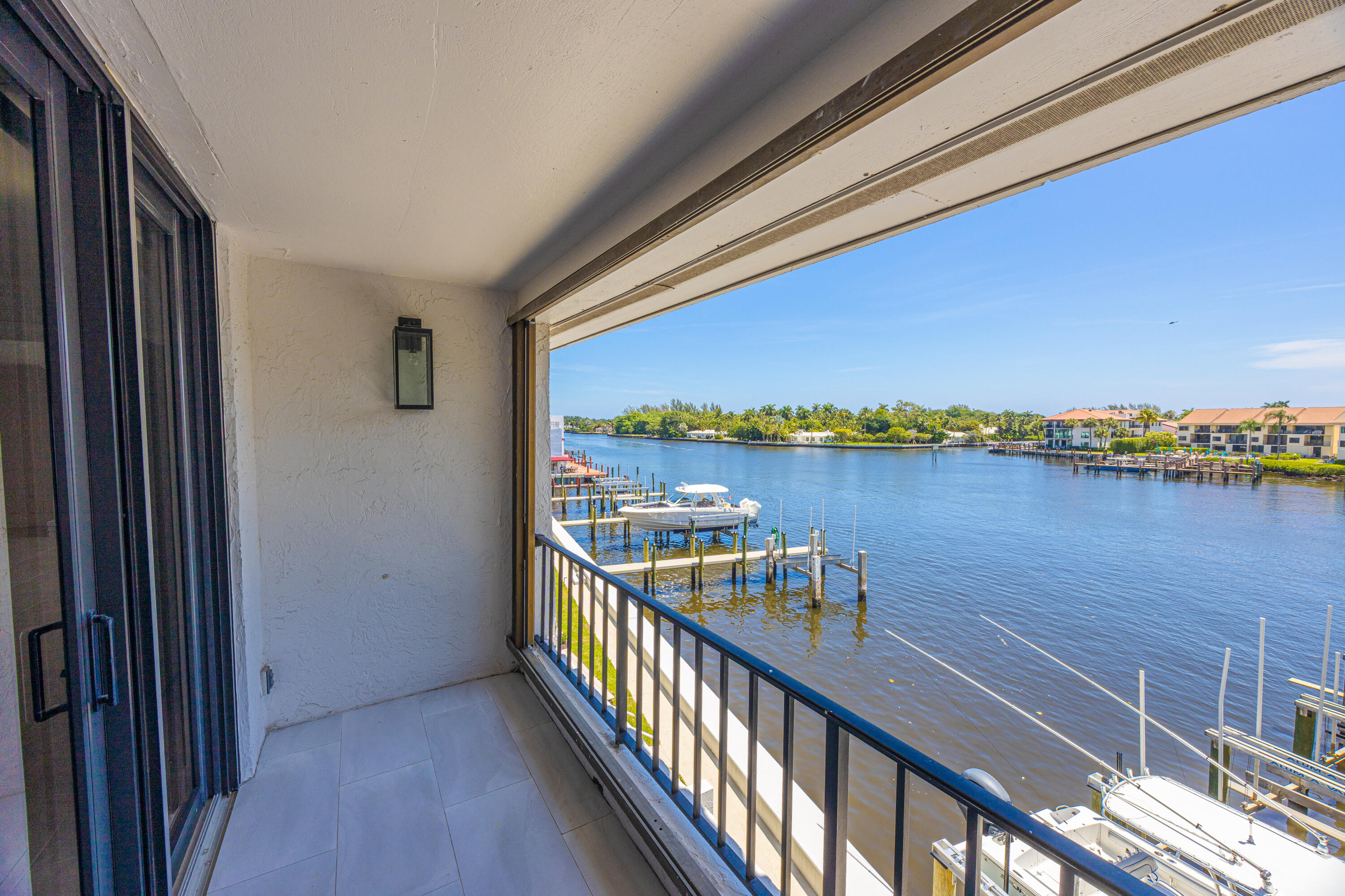 801 Palm Trail 9