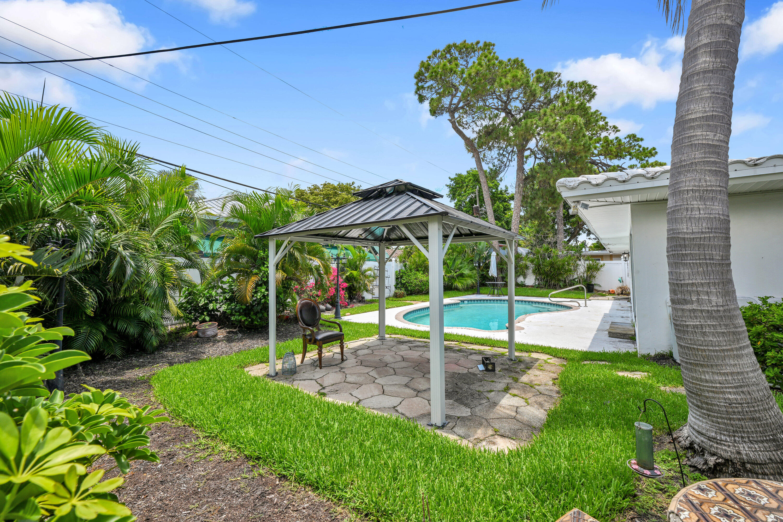 901 SE 12th Avenue