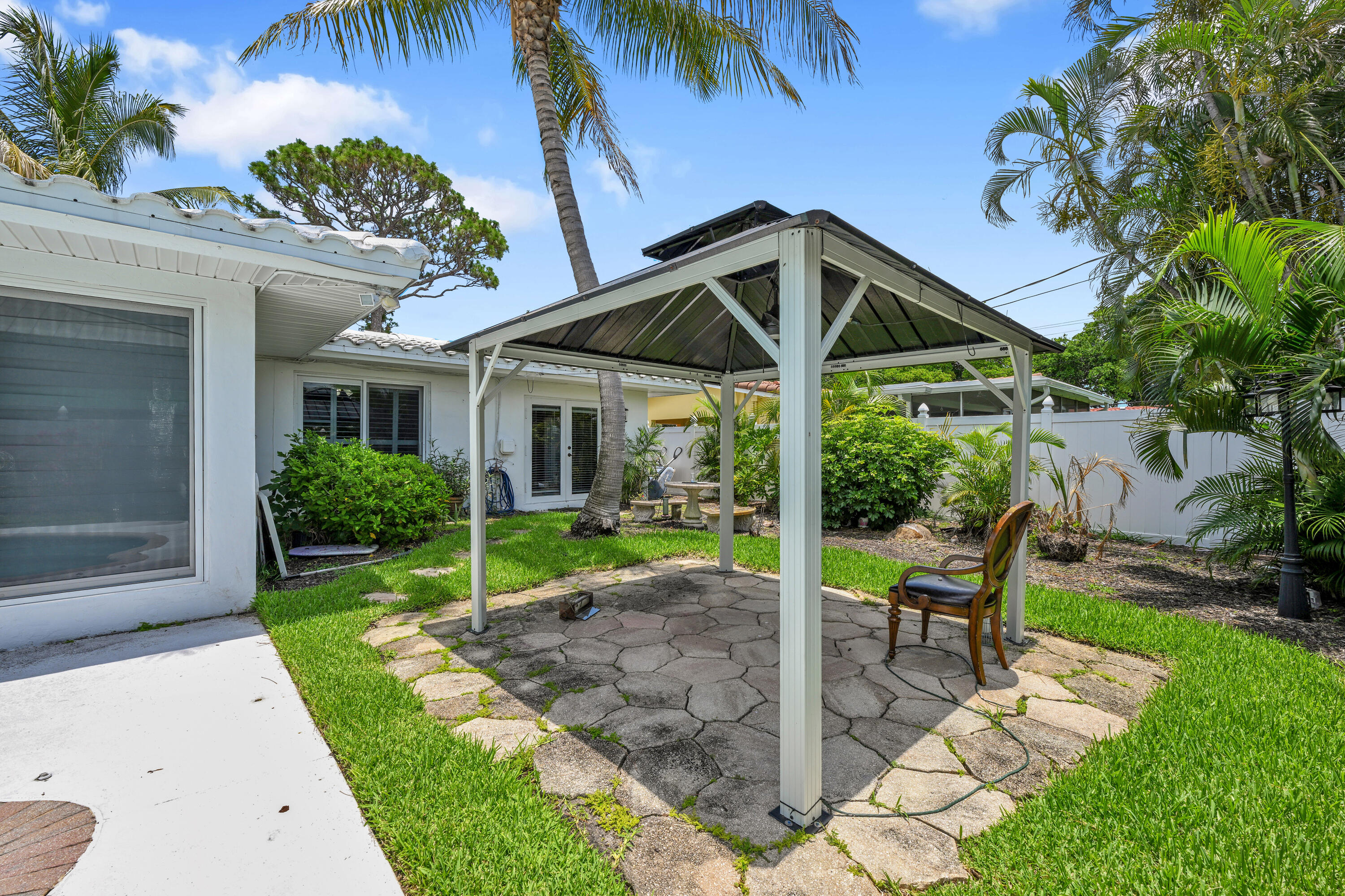 901 SE 12th Avenue