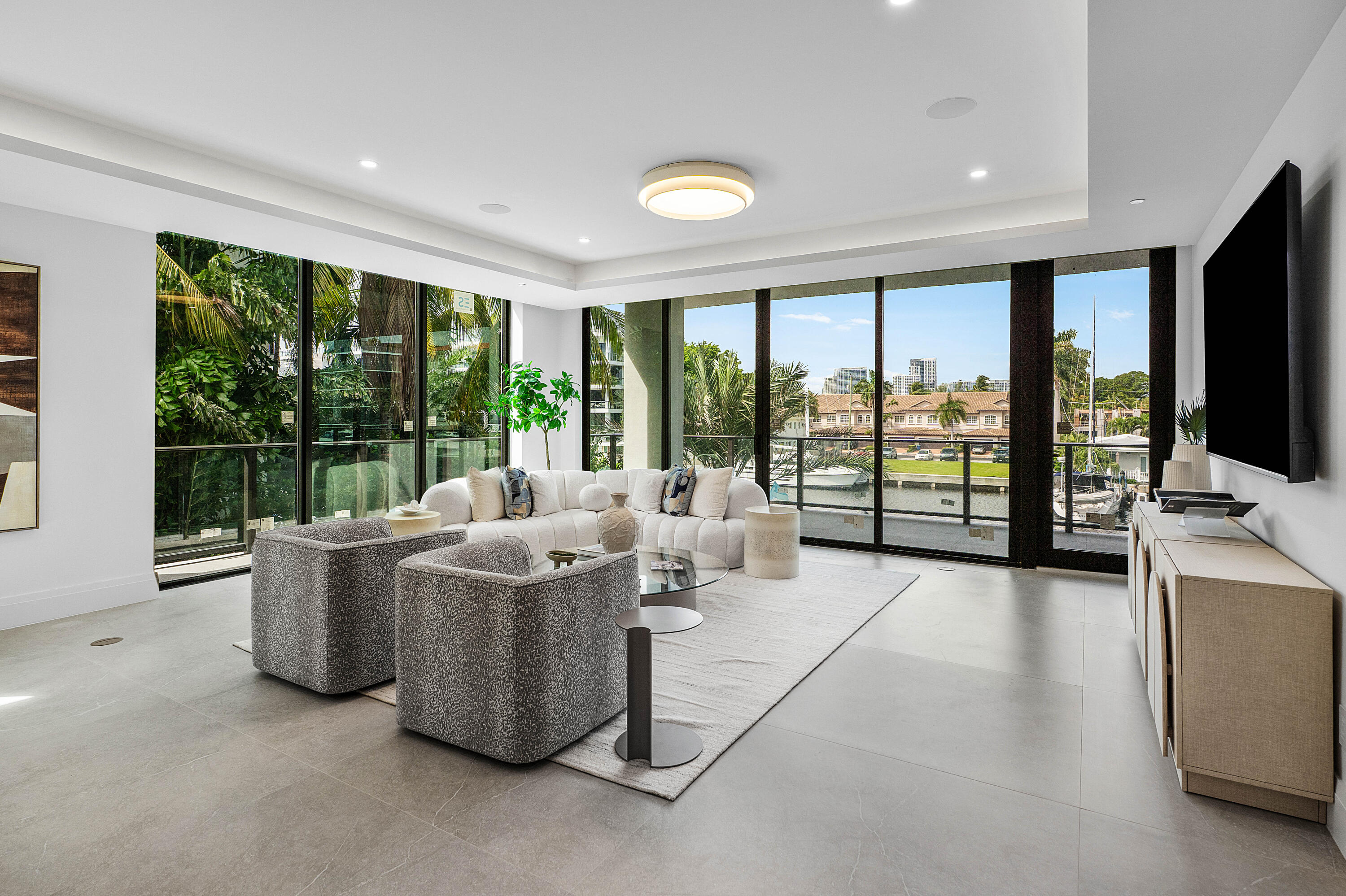 87 Isle Of Venice Drive Ph 501n