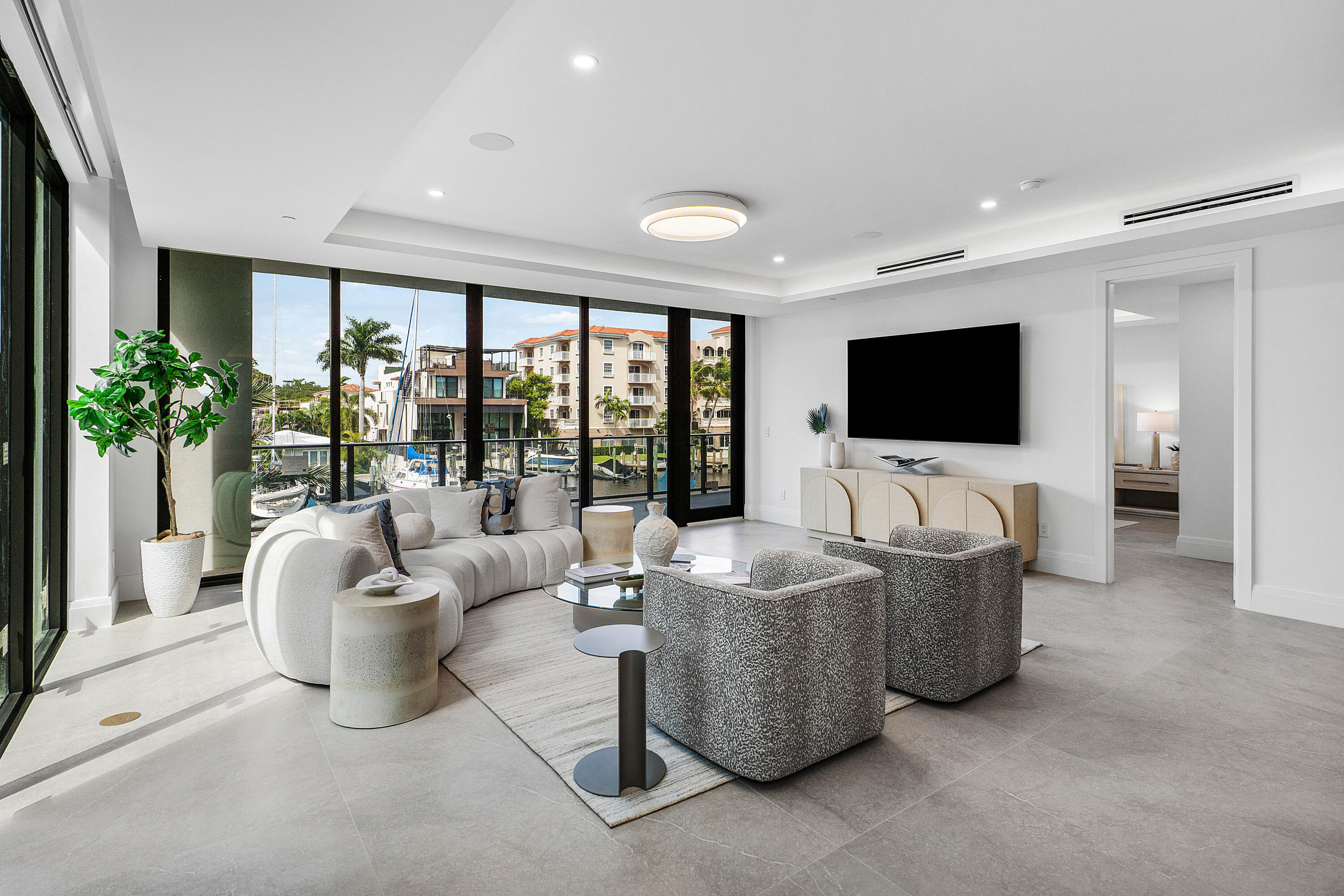 87 Isle Of Venice Drive Ph 501n