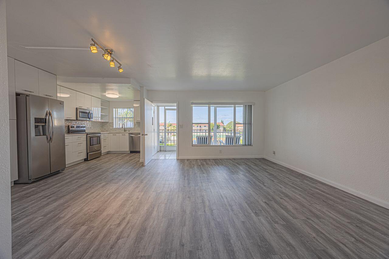 808 SE 7th Street 305
