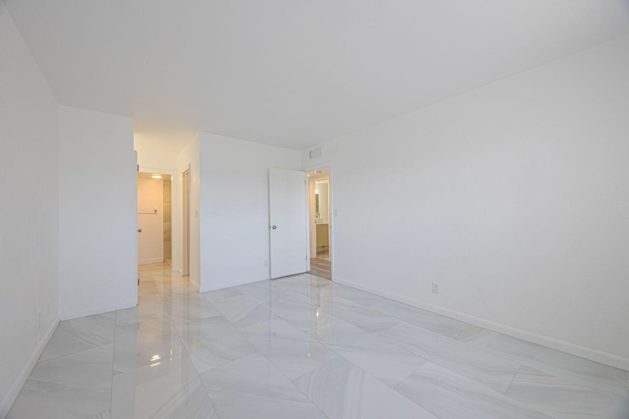 808 SE 7th Street 305