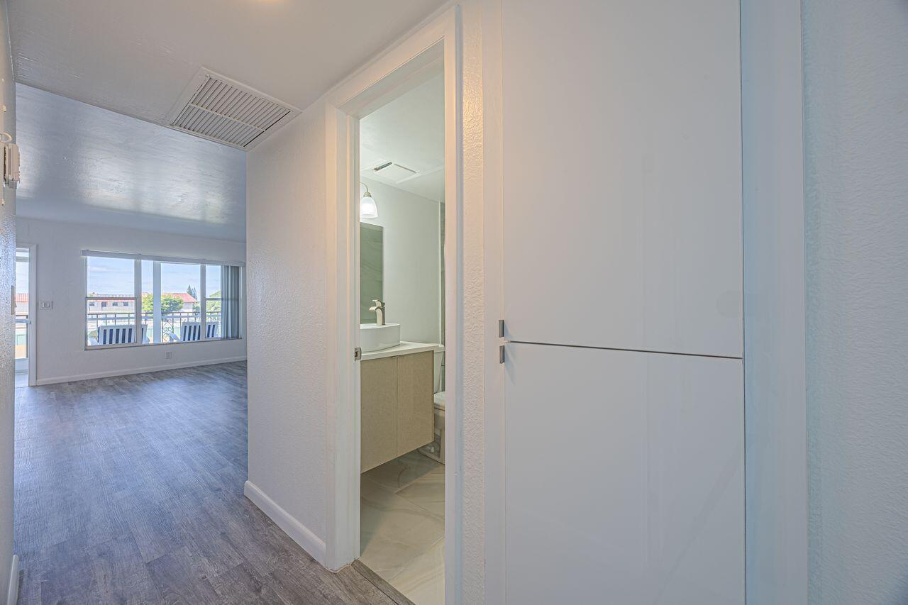 808 SE 7th Street 305