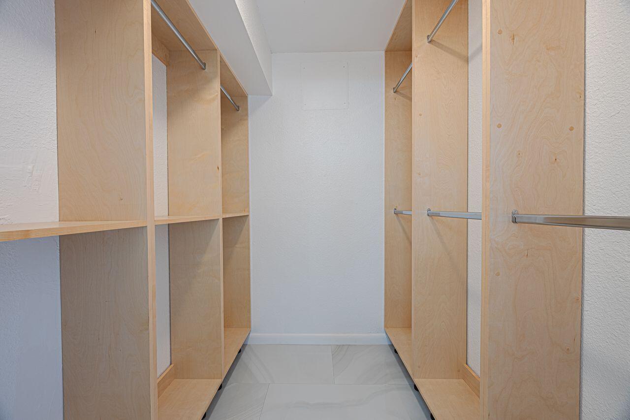 808 SE 7th Street 305