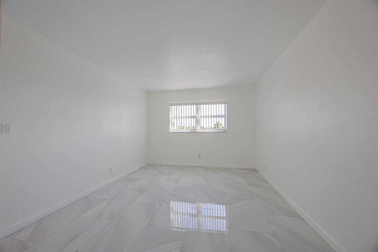 808 SE 7th Street 305