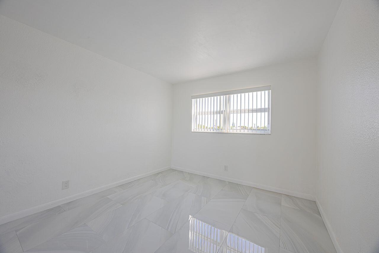 808 SE 7th Street 305