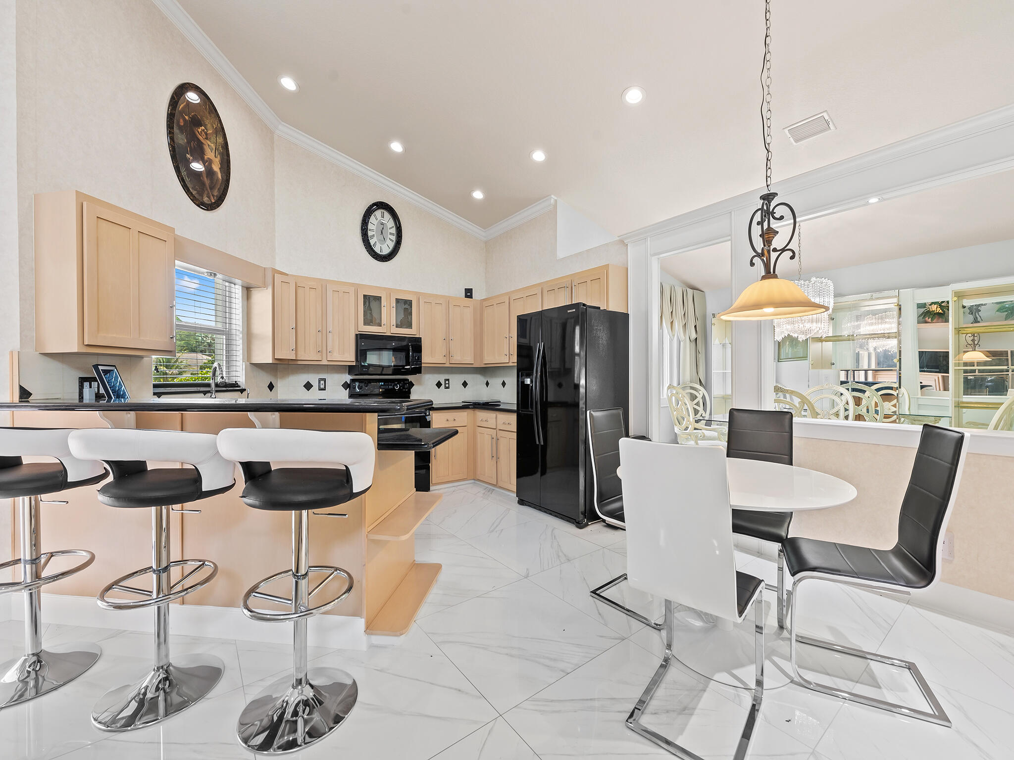 1750 W Oak Knoll Circle