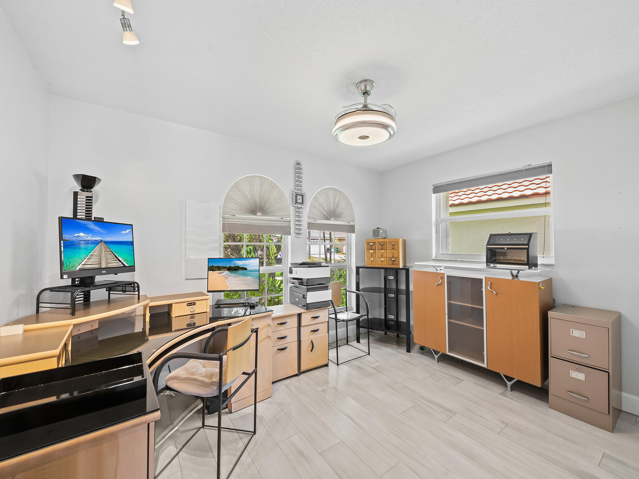 1750 W Oak Knoll Circle