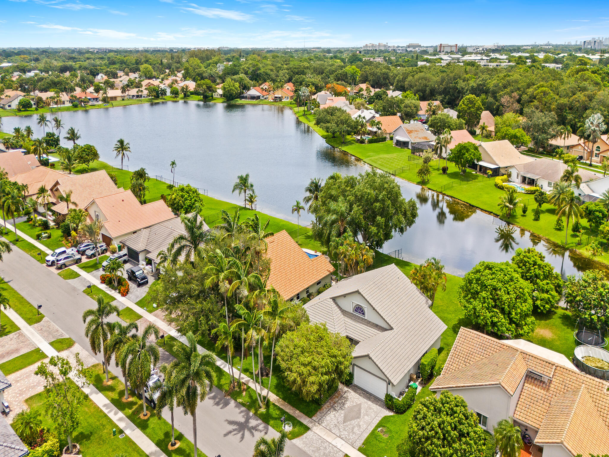 1750 W Oak Knoll Circle
