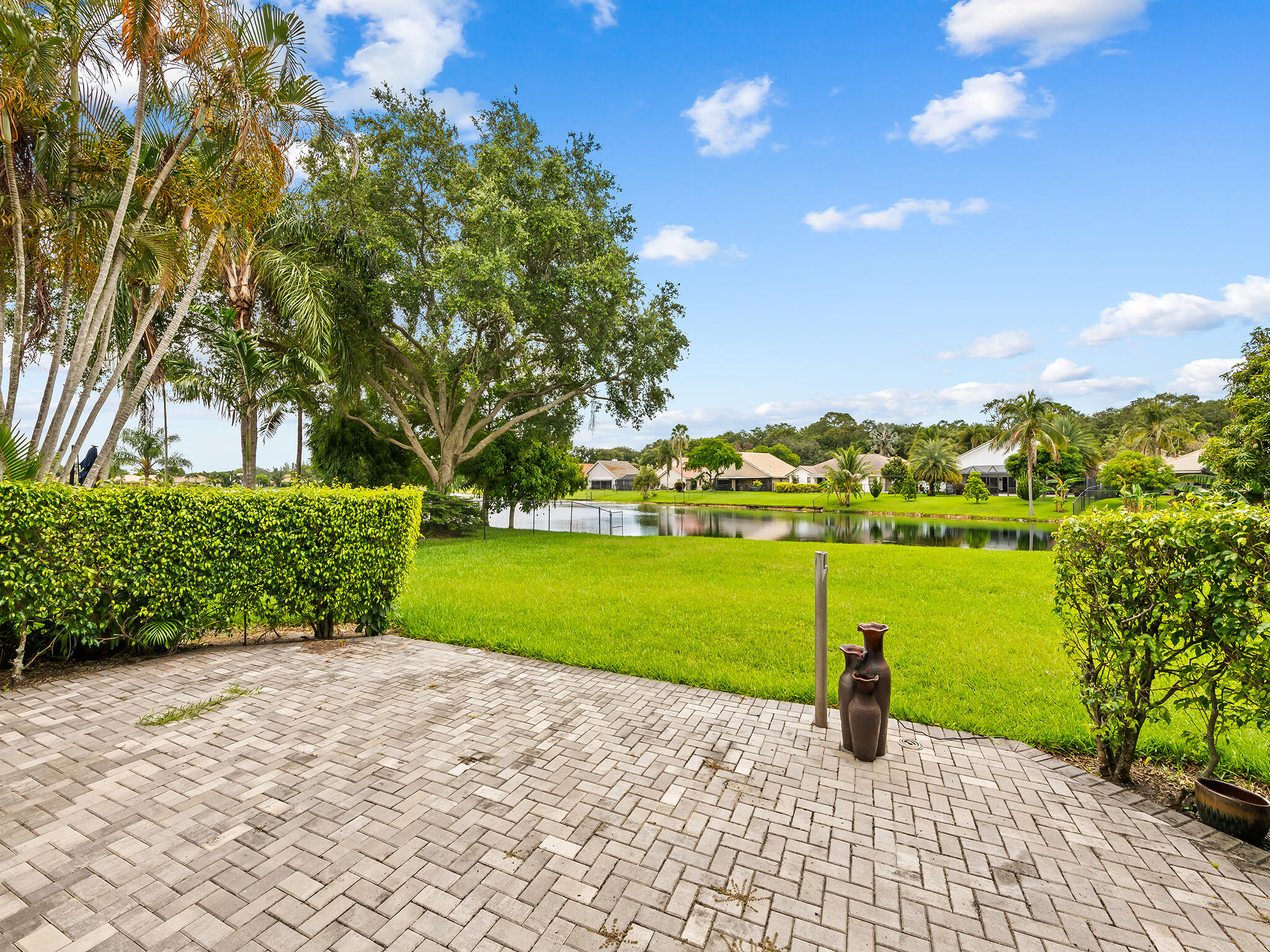 1750 W Oak Knoll Circle