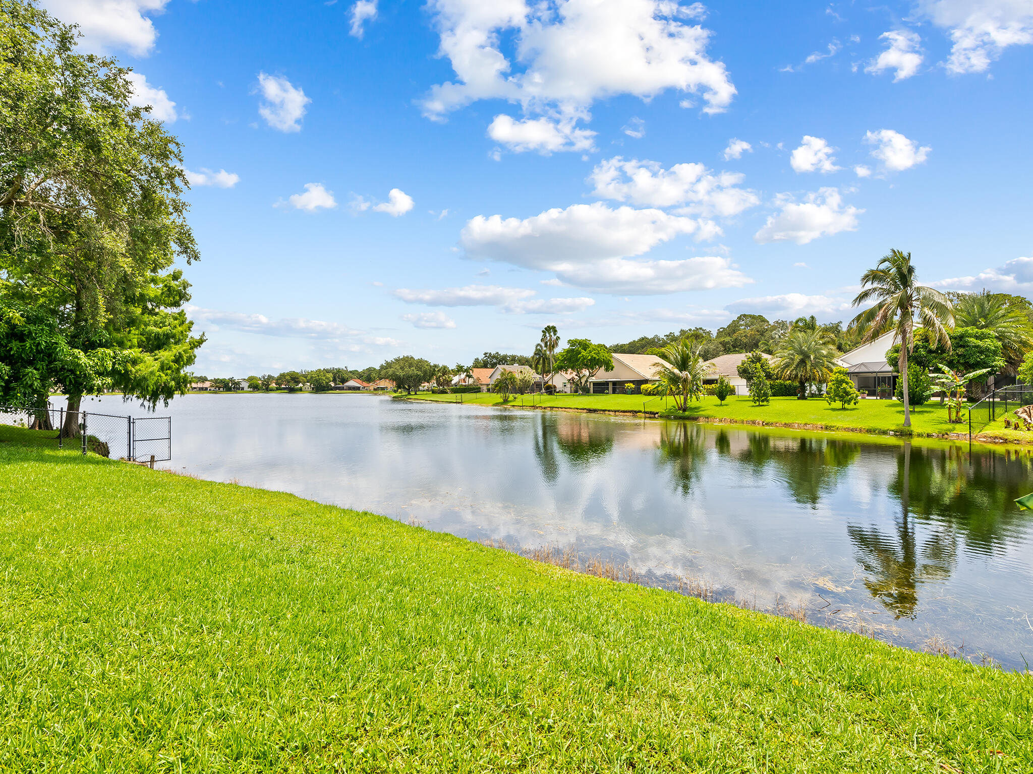 1750 W Oak Knoll Circle