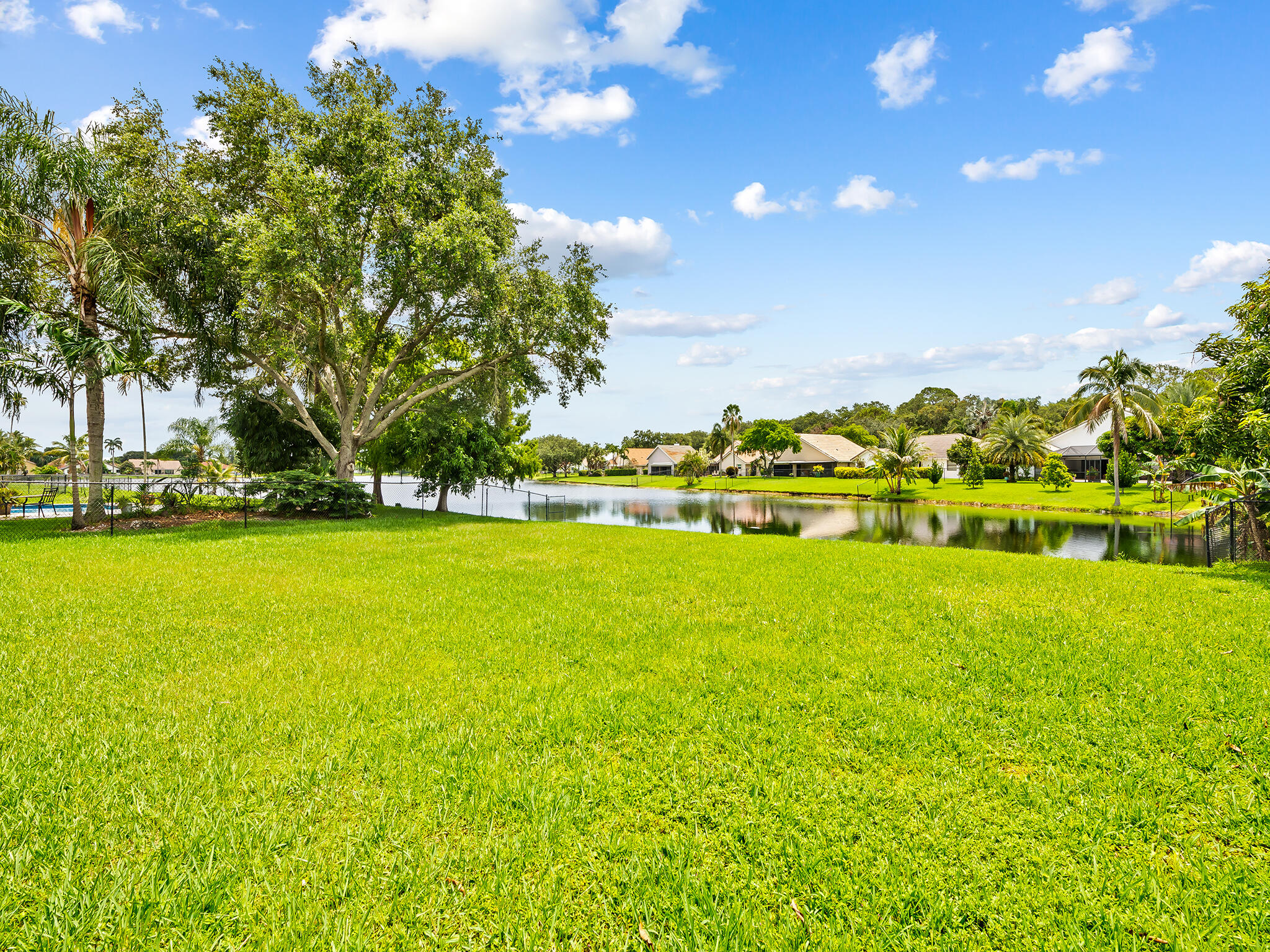 1750 W Oak Knoll Circle
