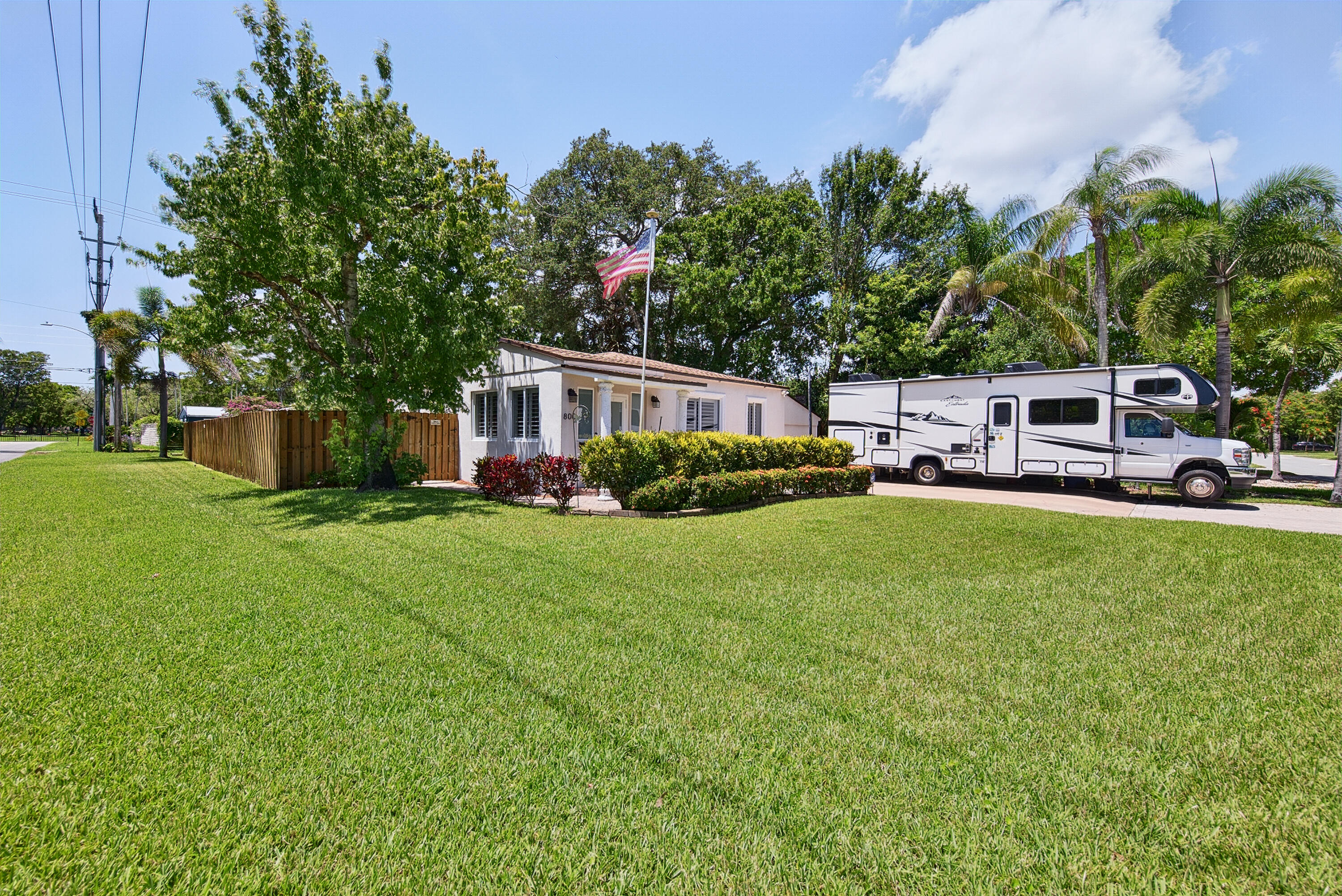 800 SW 19TH Street