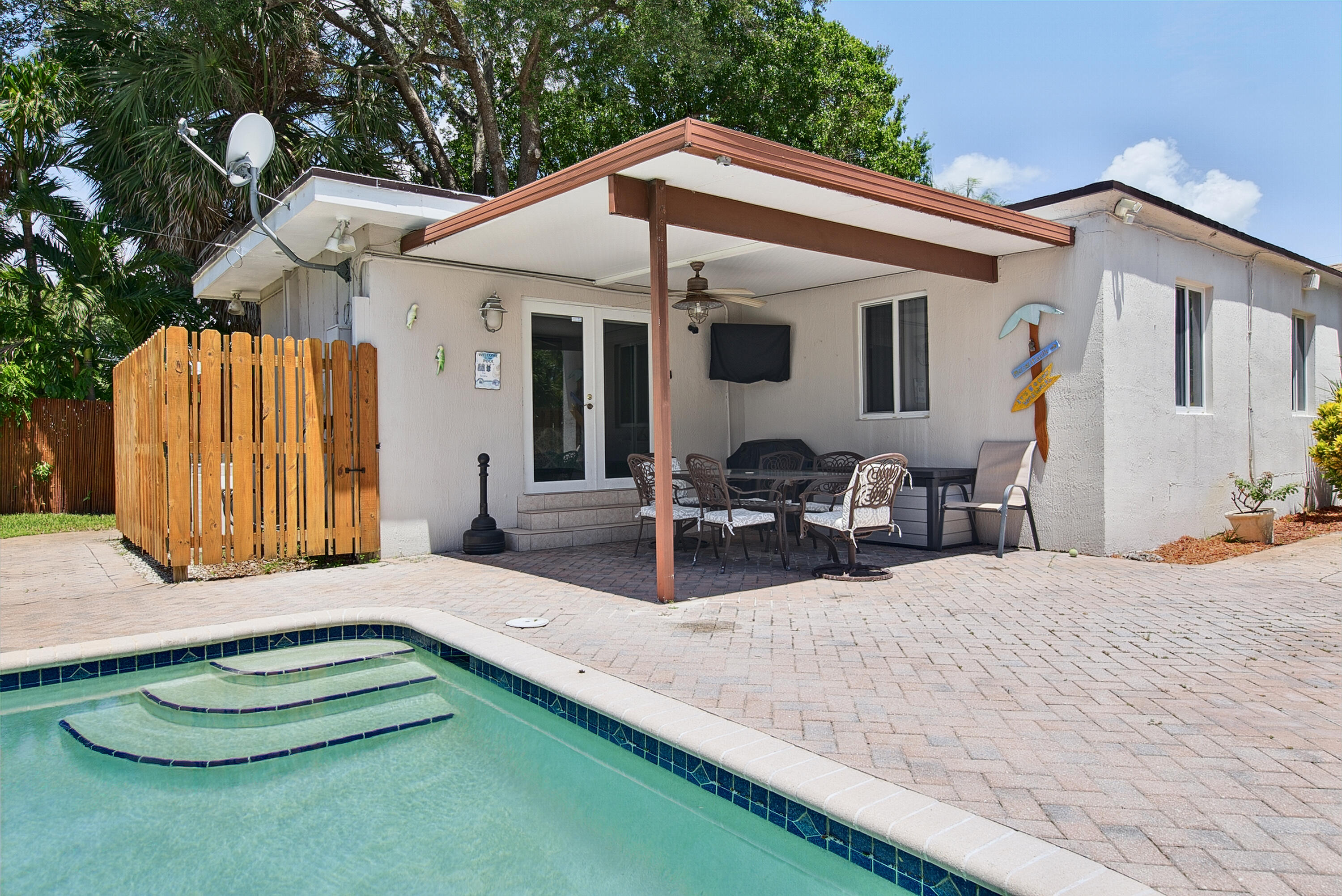800 SW 19TH Street