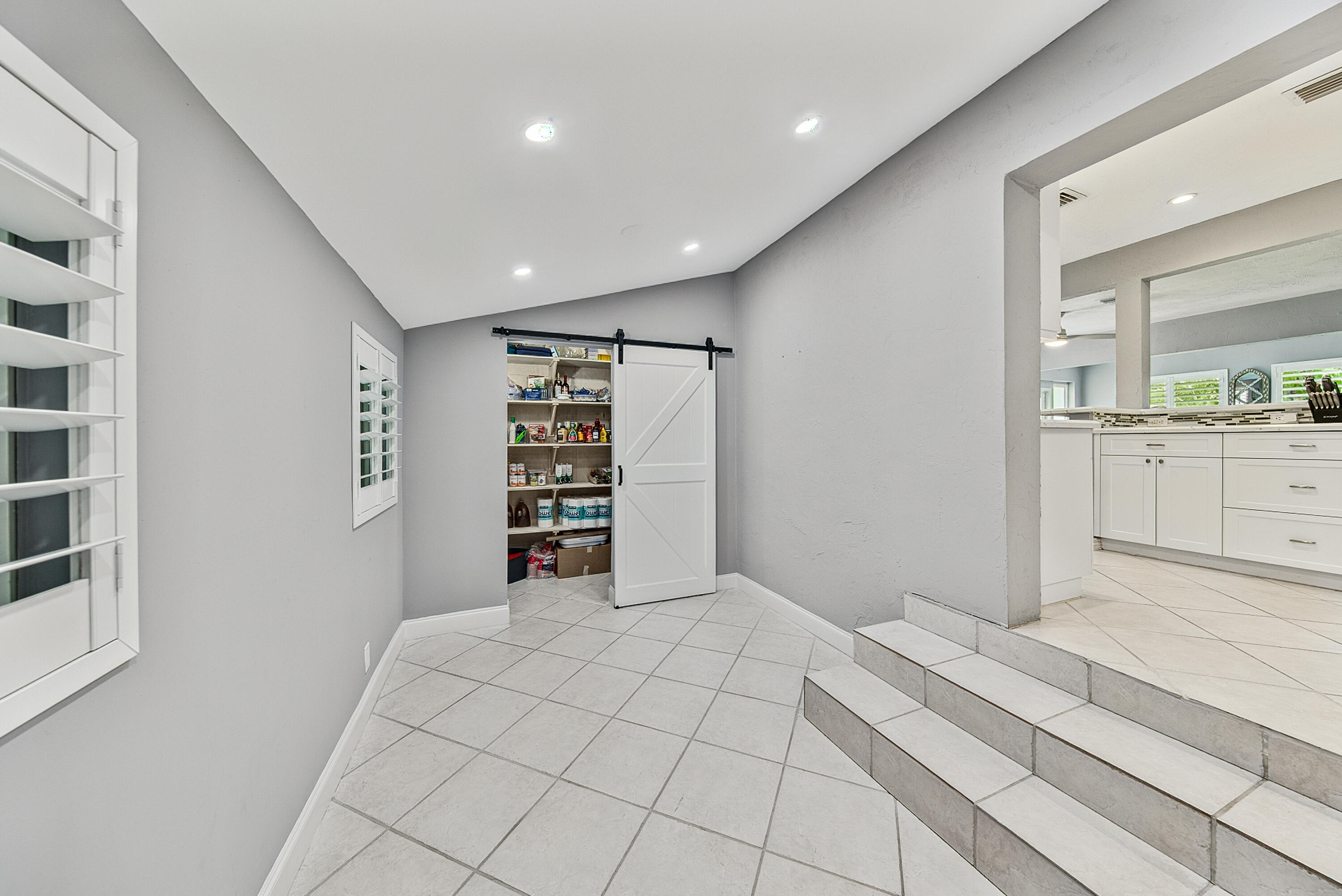 800 SW 19TH Street