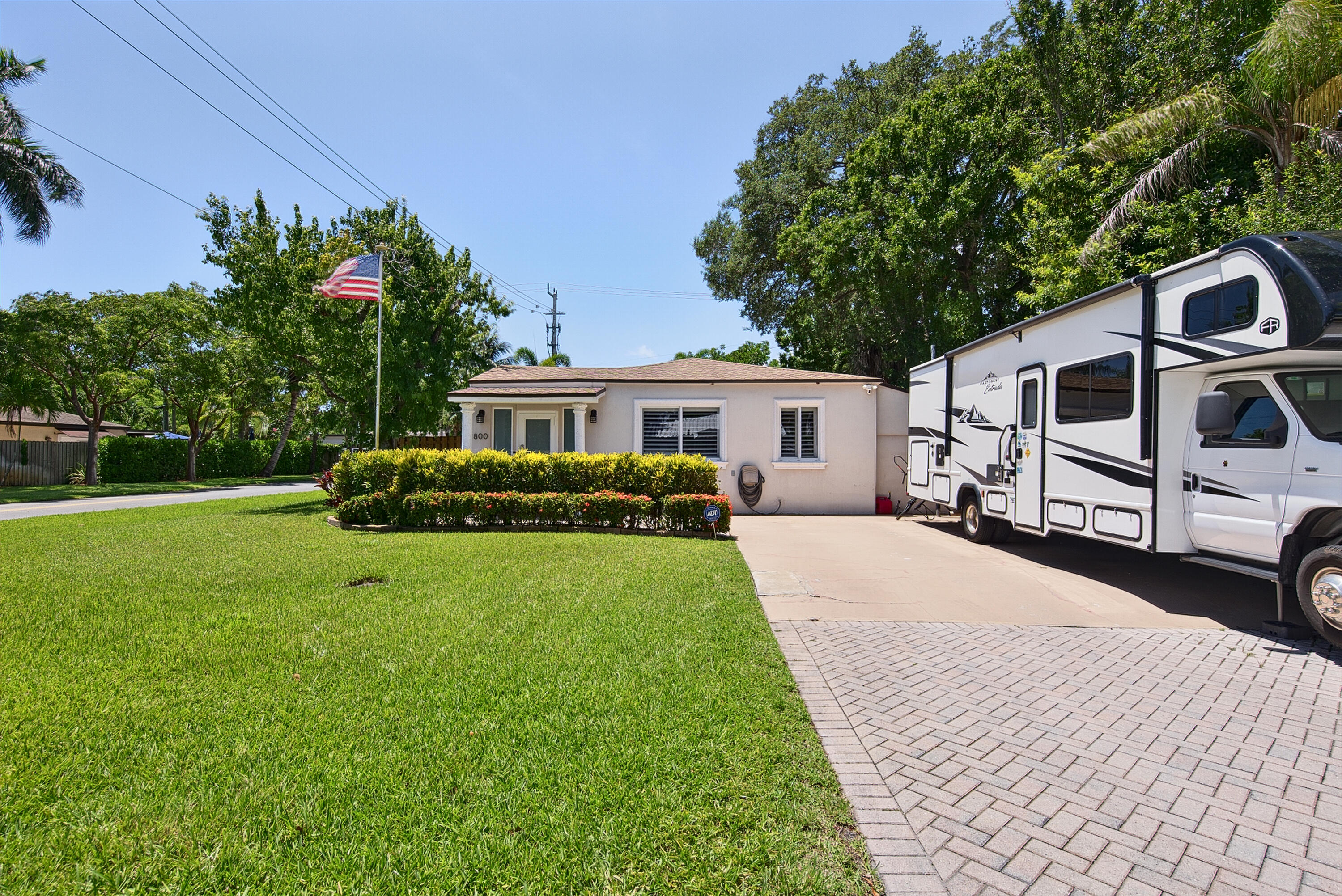 800 SW 19TH Street