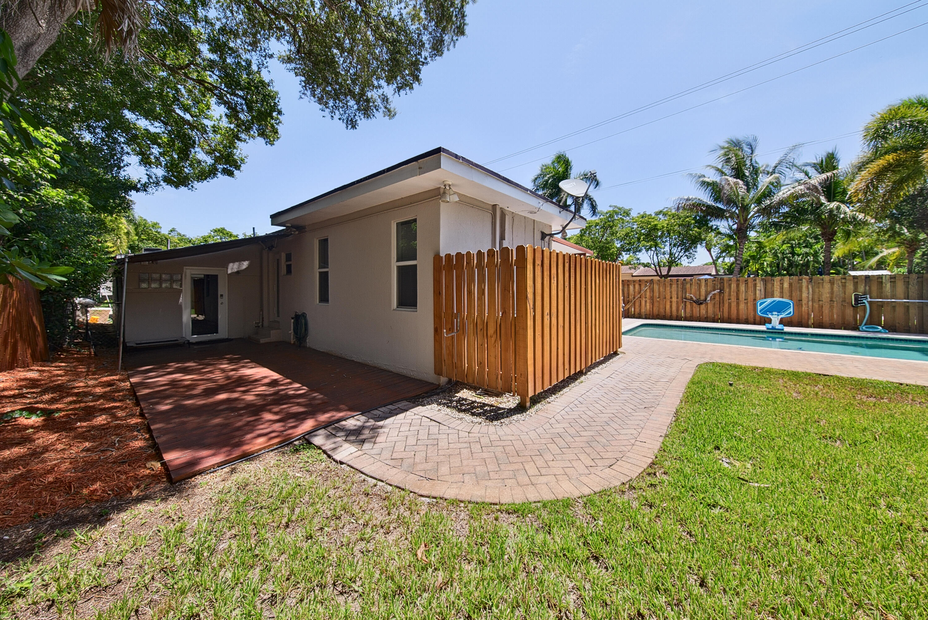 800 SW 19TH Street