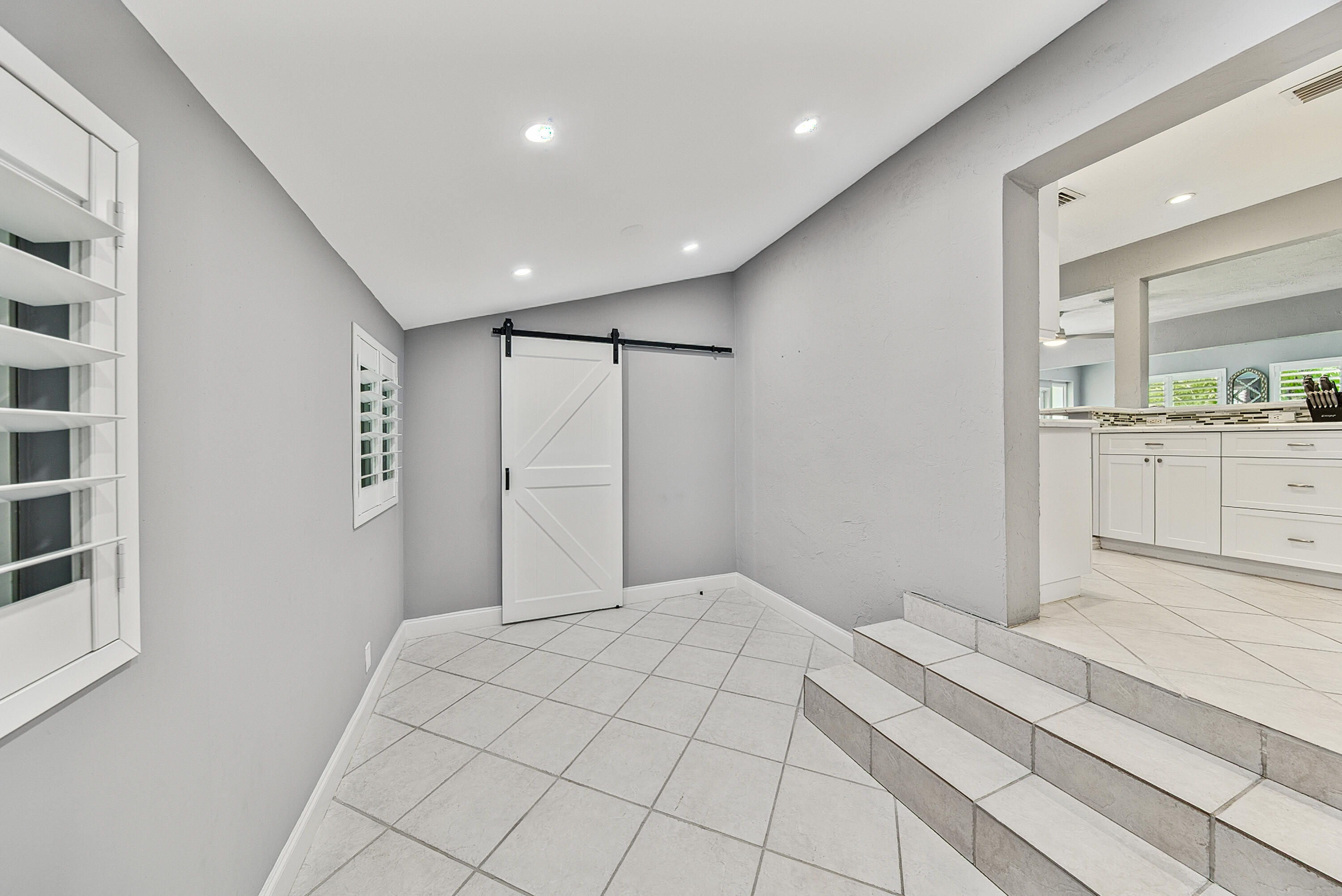 800 SW 19TH Street
